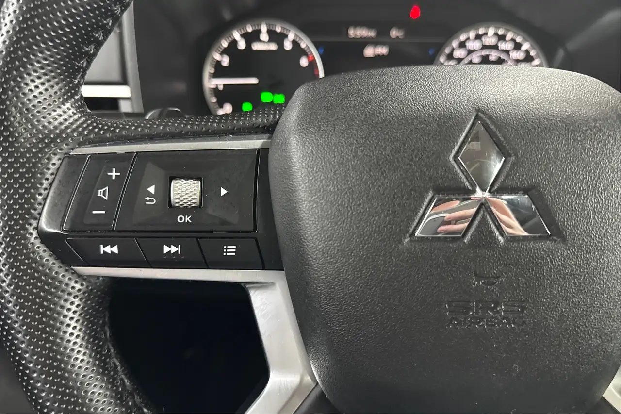 Mitsubishi Outlander снимка Mitsubishi Outlander