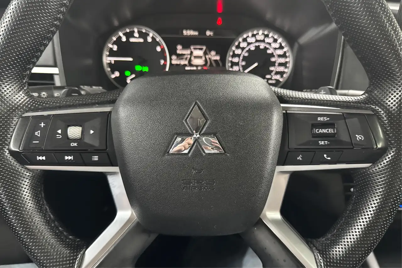 Mitsubishi Outlander снимка Mitsubishi Outlander