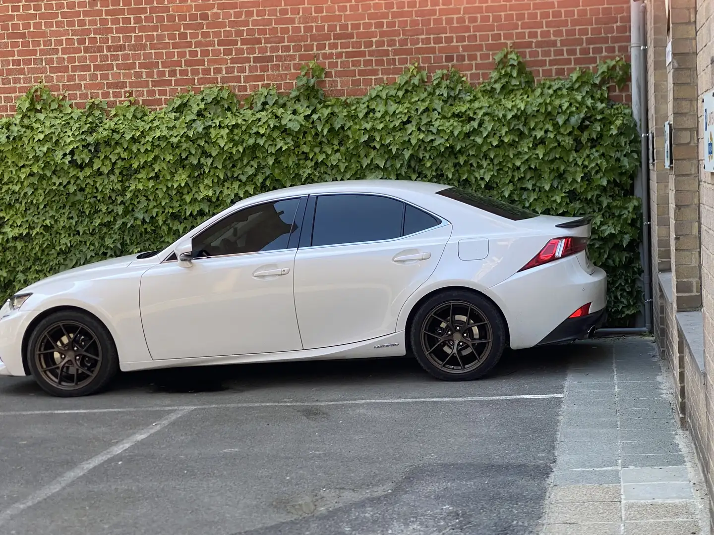 Lexus IS 300 is 300h - 2