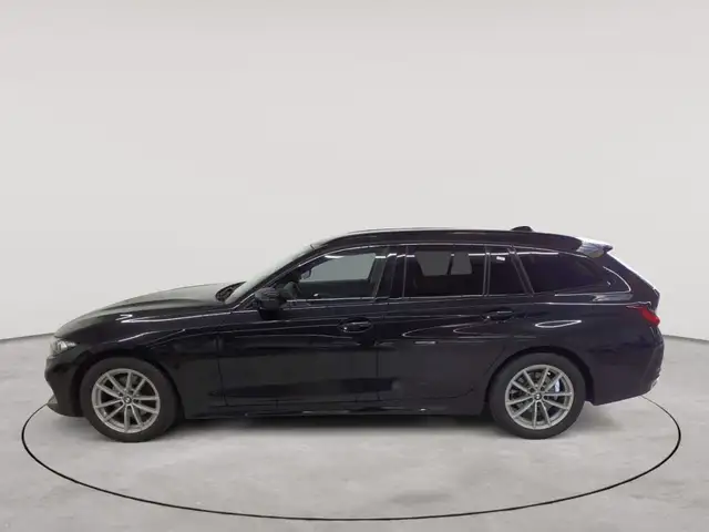 BMW 3 Series view 6
