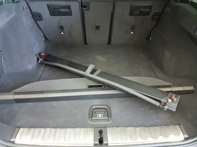 BMW 3 Series view 15