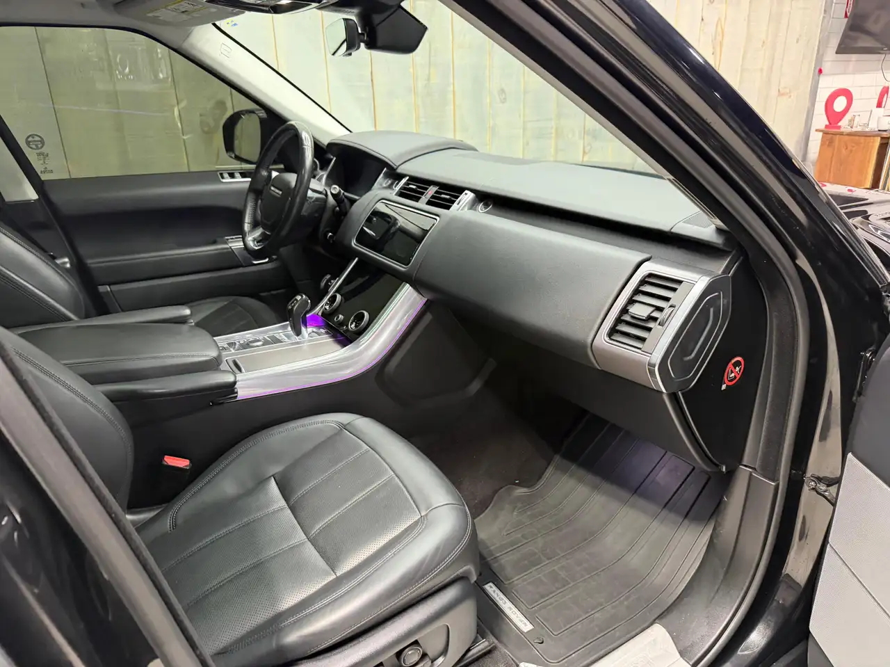 Land Rover Range Rover Sport снимка Land Rover Range Rover Sport