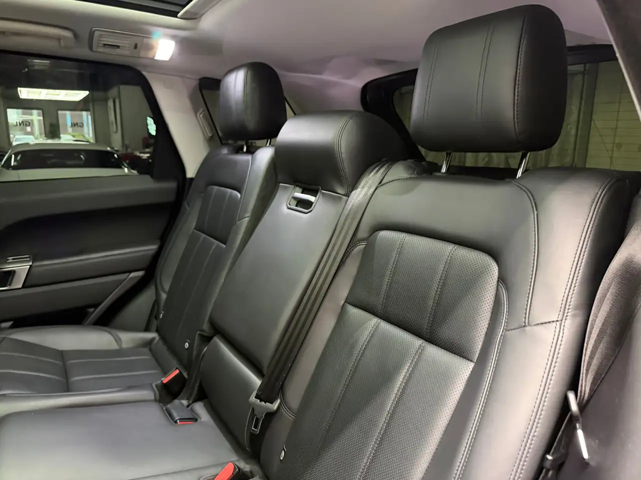 Land Rover Range Rover Sport снимка Land Rover Range Rover Sport