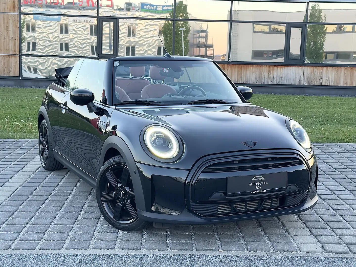 MINI Cooper Cabrio Aut. MINI Yours Trim *LED, NAVI, H&K, KAMERA* - 1