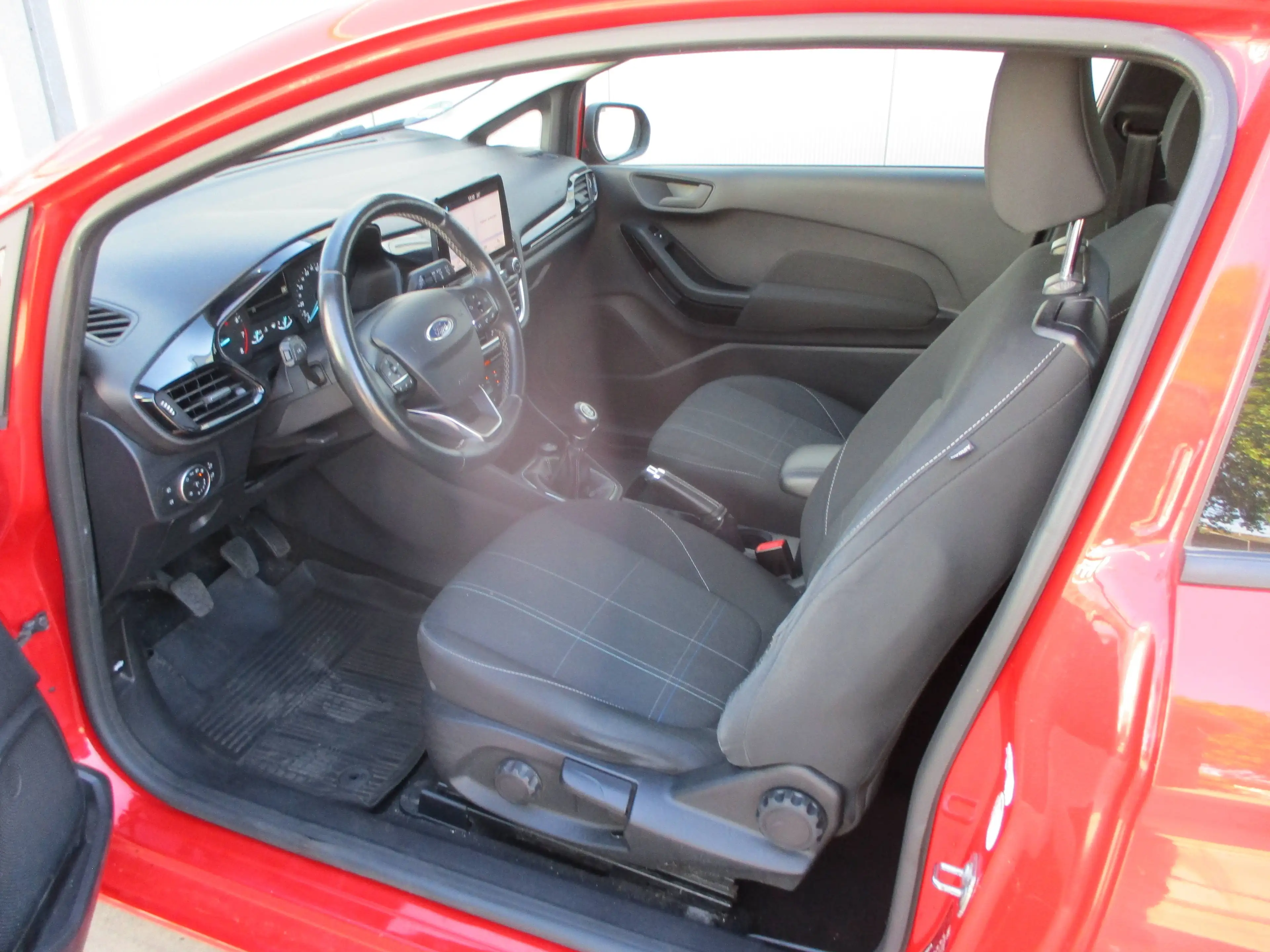 Ford Fiesta Trend — photo 5