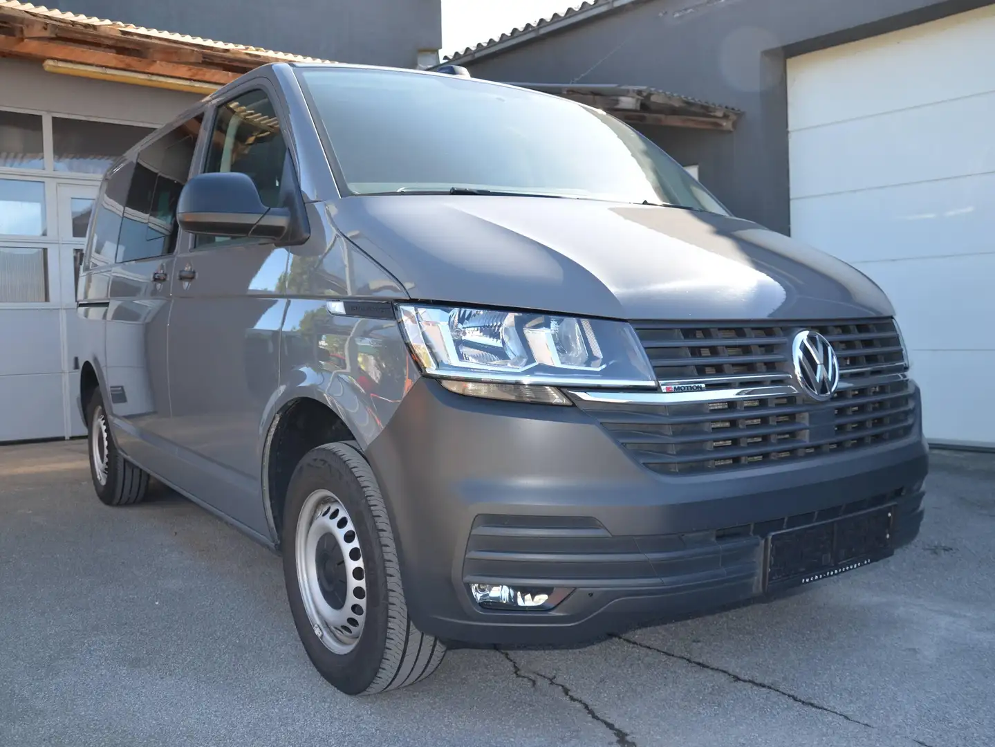 Volkswagen T6.1 Transporter DOKA 4MOTION DSG 2,0TDI 150PS "Allrad Automatik, Schiebetür mit Schiebefenster links und rechts, Standheizung, AHV, ... - 1