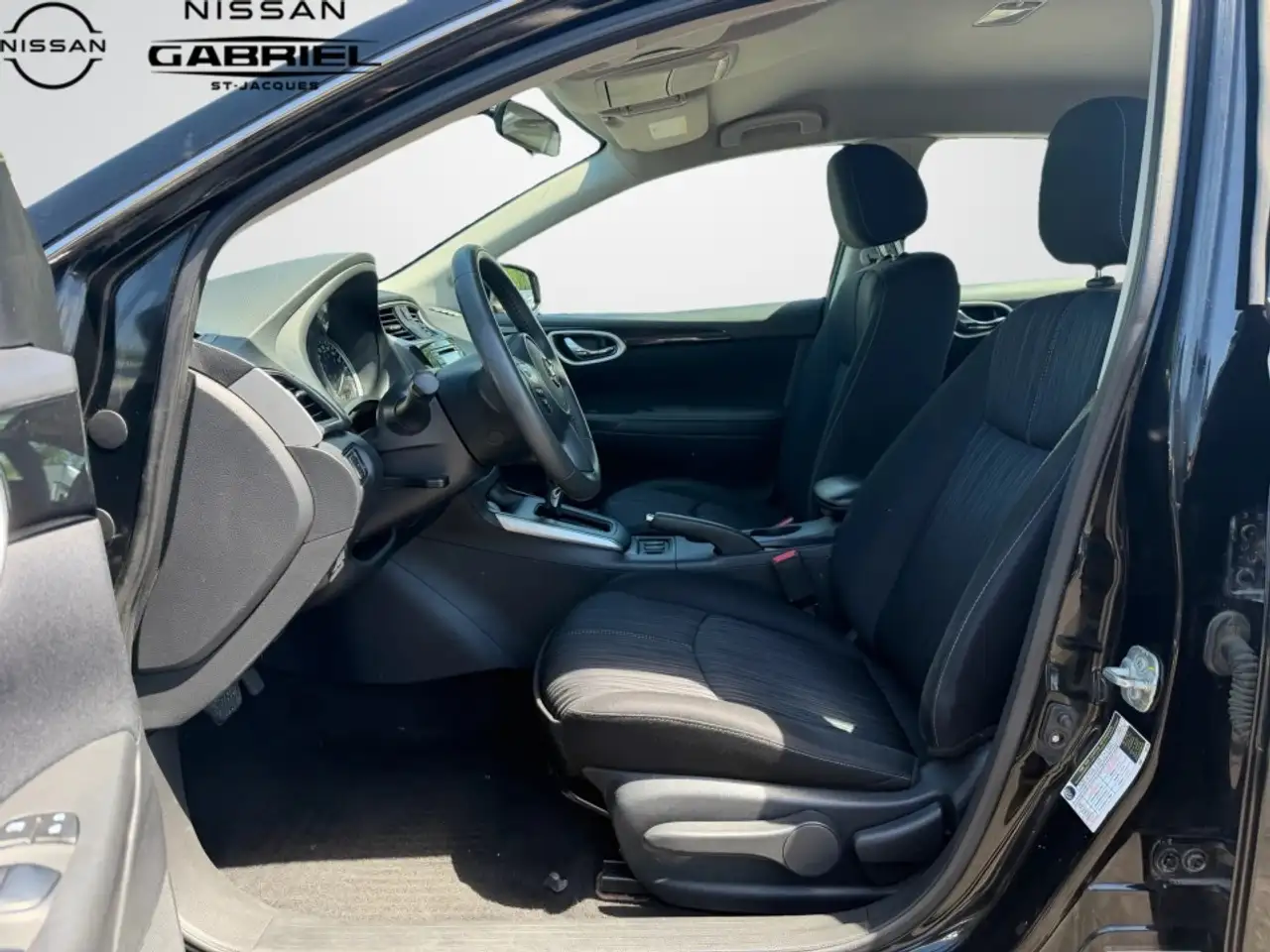 Nissan Sentra fotografie Nissan Sentra