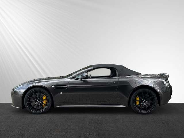 Aston Martin Vantage S Roadster/Deutsch/Kamera/700Watt
