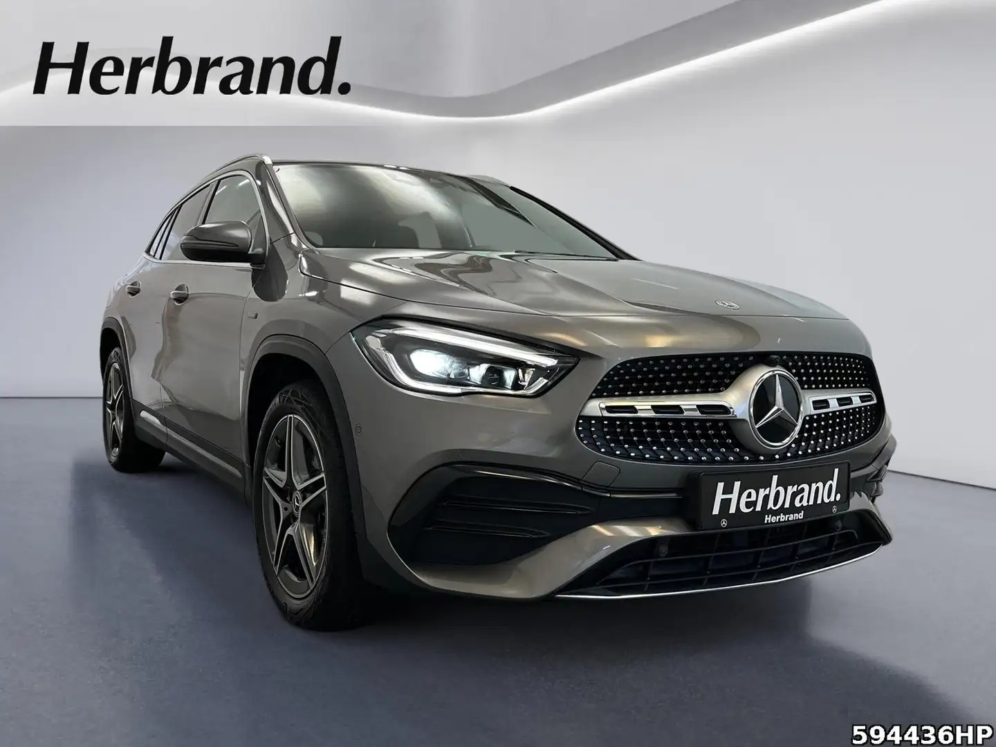 Mercedes-Benz GLA 250 e AMG AHK MULTIBEAM Burmester CarPlay Grau - 2