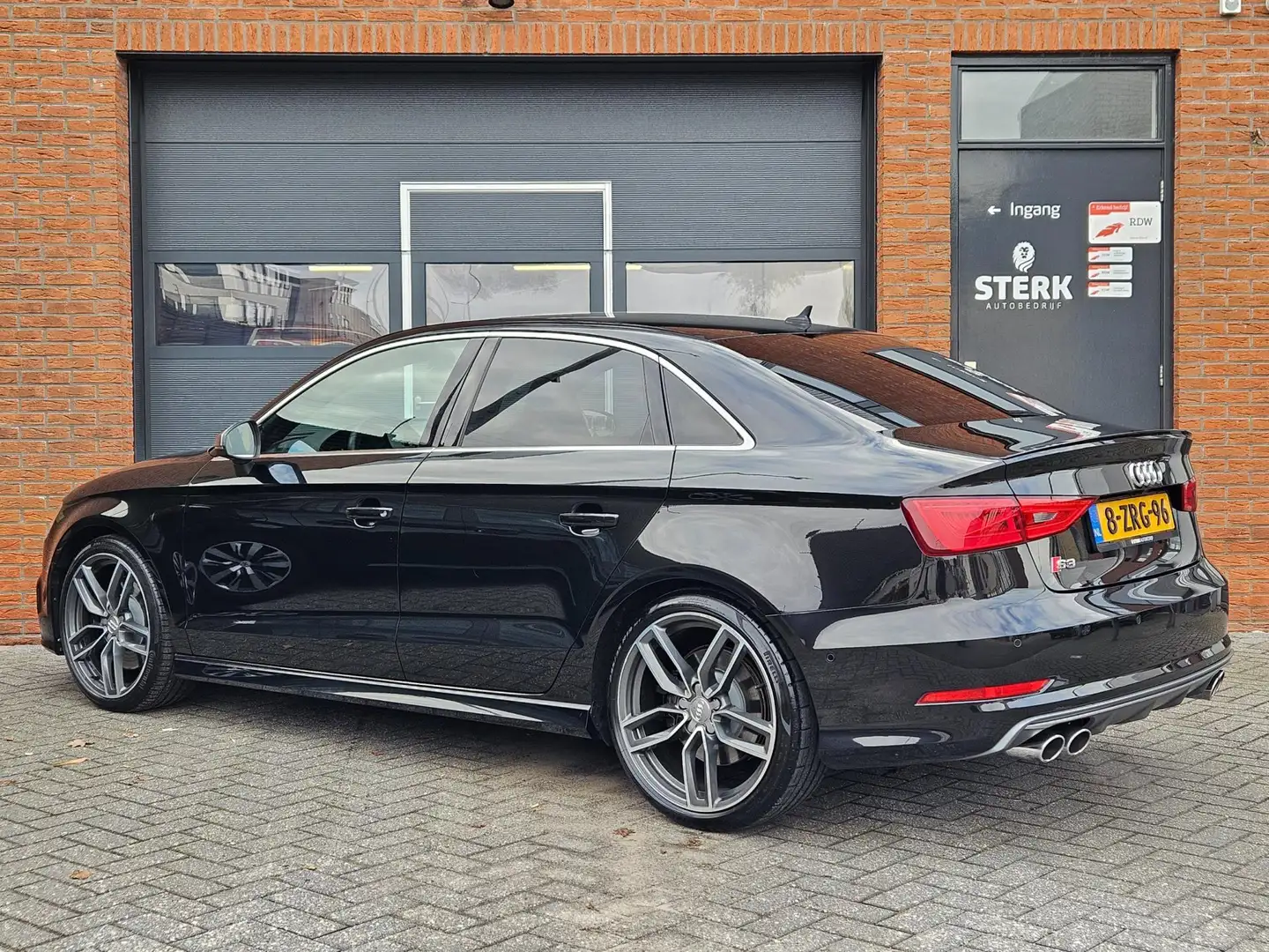 Audi S3 Limousine 2.0 TFSI quattro B&O ACC Leer Camera LED Zwart - 2