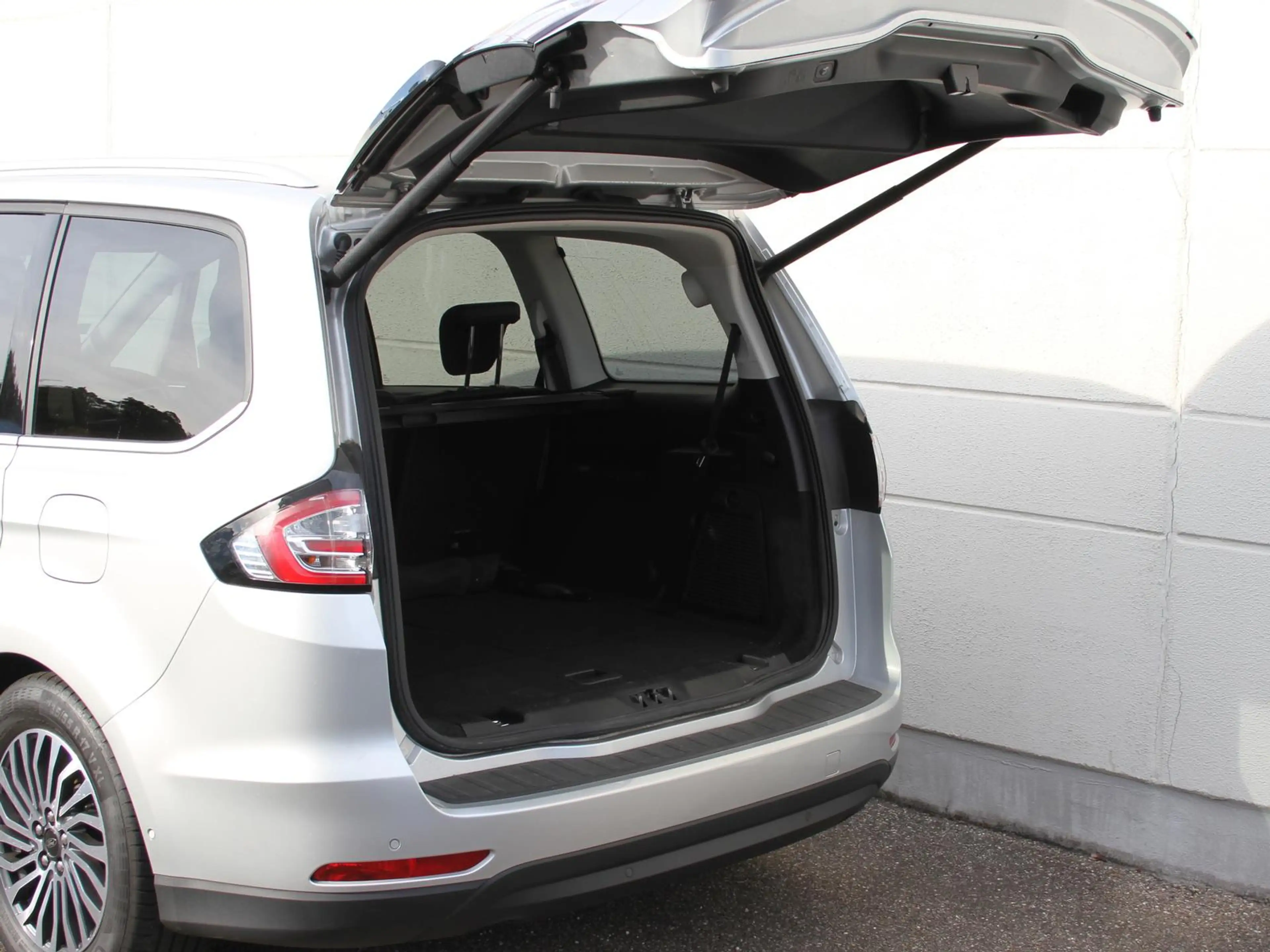 Ford Galaxy 2.0 Titanium Autom. Leder ACC LED 7 Sitze — photo 11