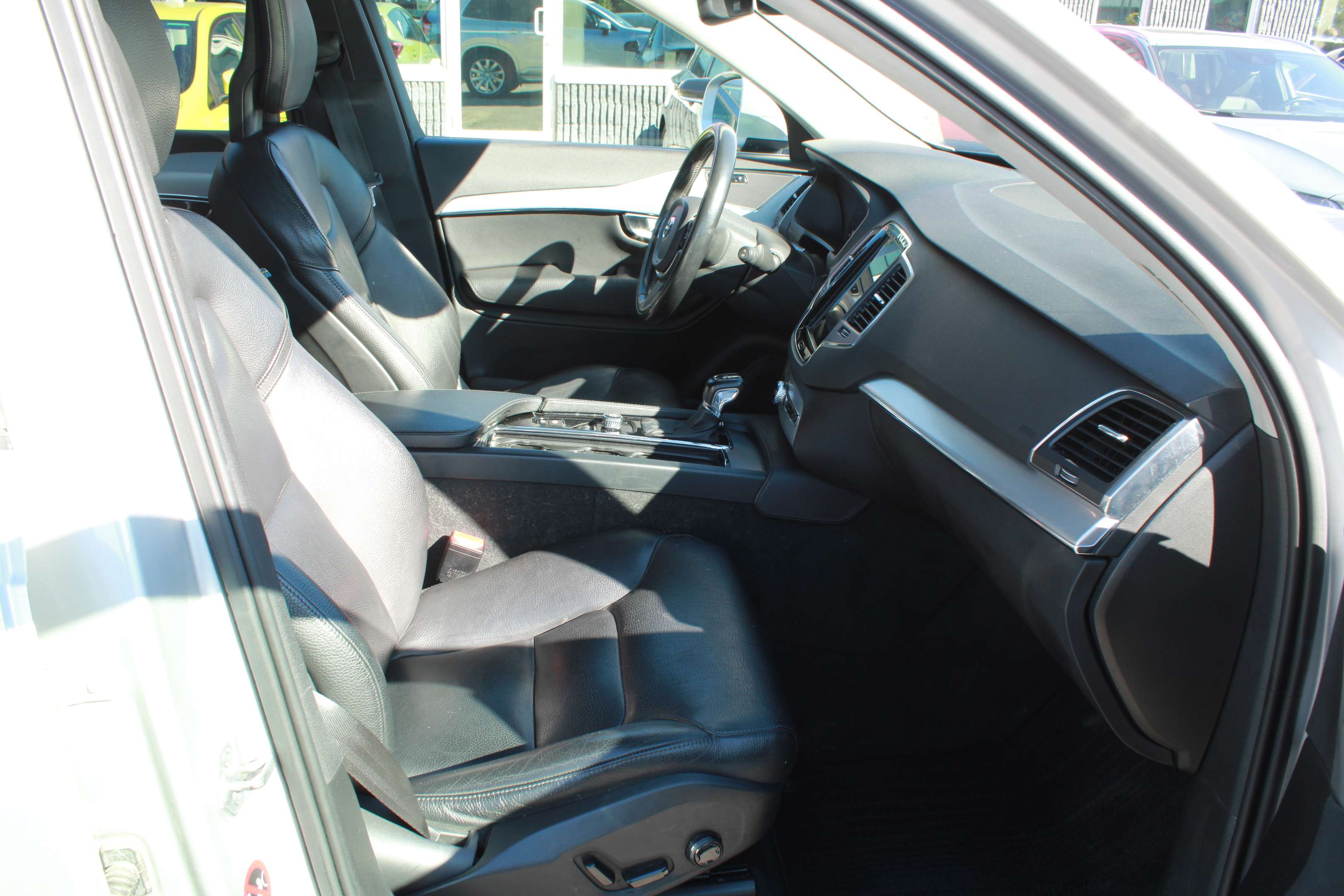 2018 Volvo XC90 T6 AWD Momentum, NAVIGATION, MAGS, CUIR, A/C thumb 43