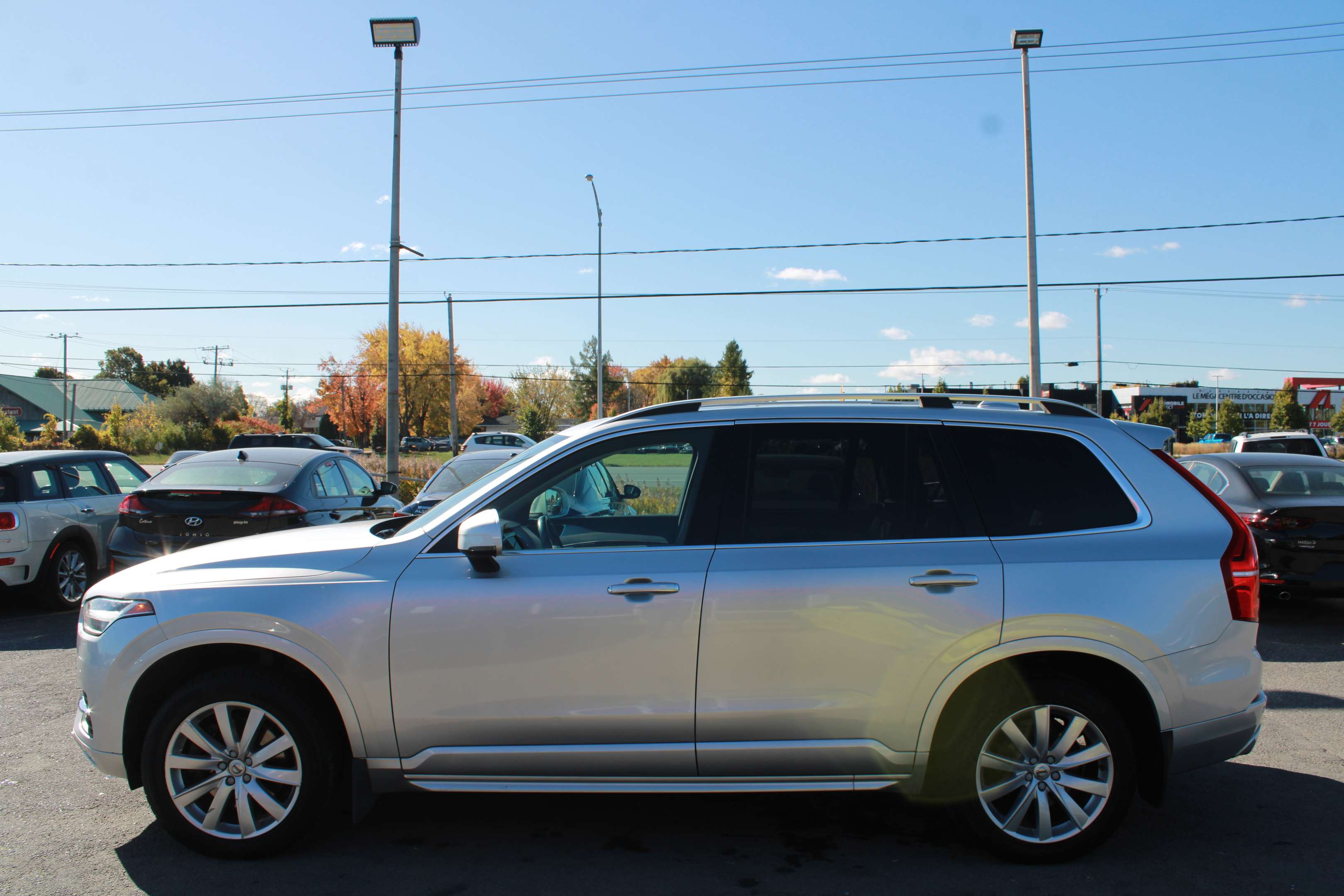 2018 Volvo XC90 T6 AWD Momentum, NAVIGATION, MAGS, CUIR, A/C alt 3