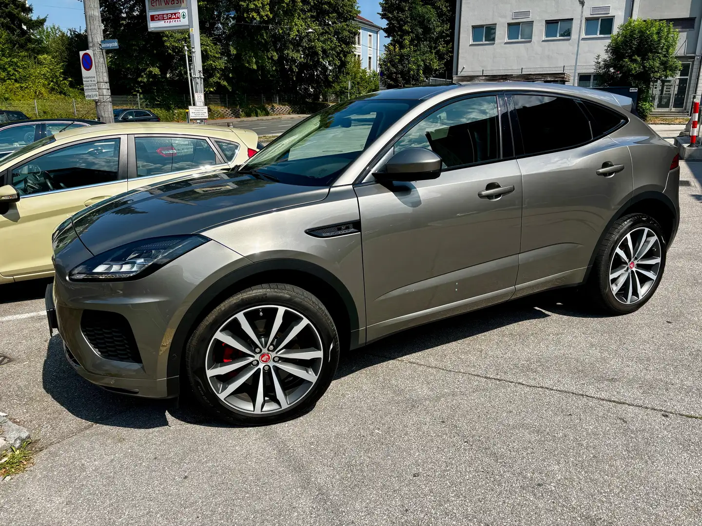 Jaguar E-Pace E-Pace 2.0I4 P250 R-Dynamic S AWD Aut. R-Dynamic S Silber - 2