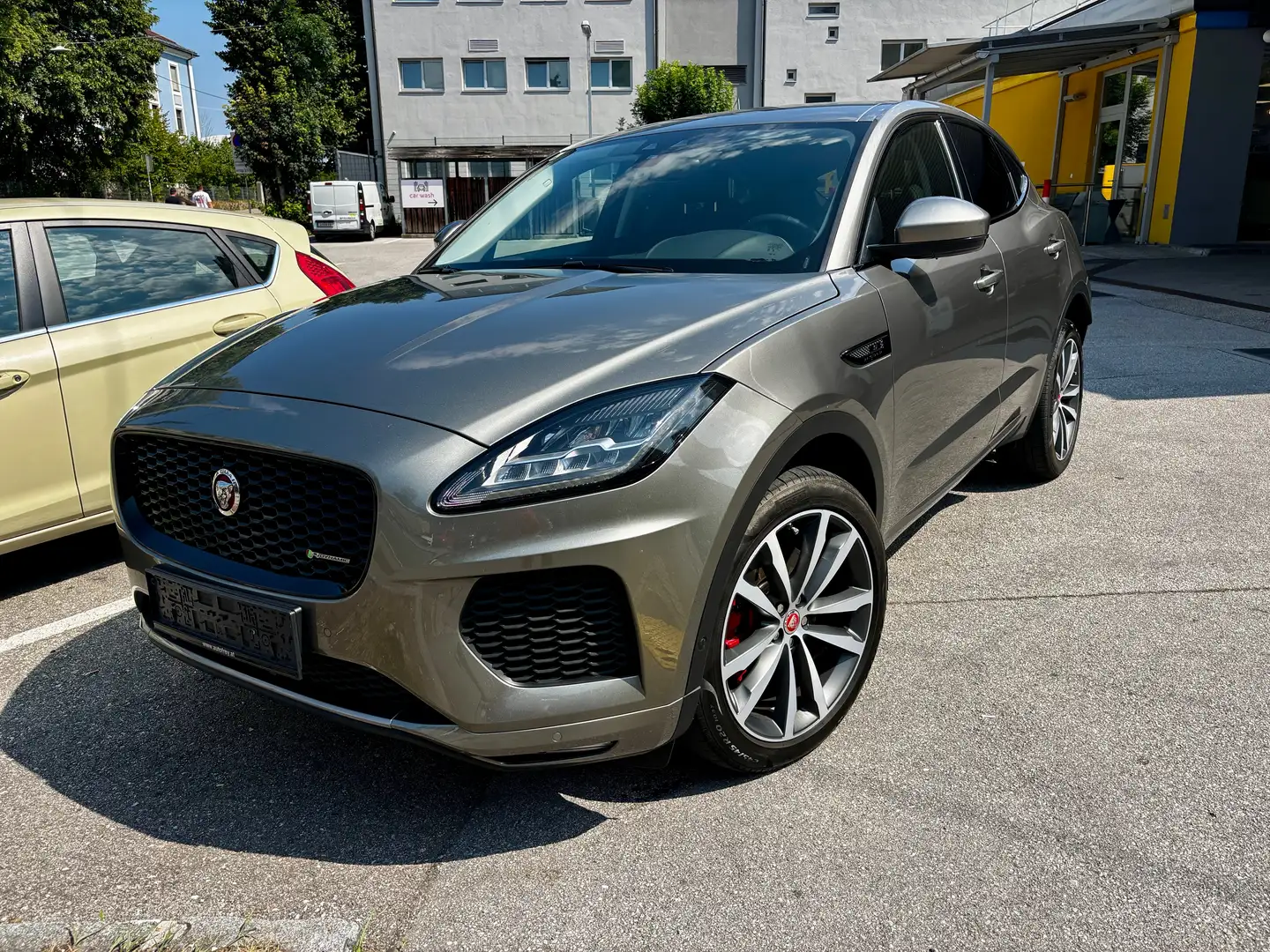 Jaguar E-Pace E-Pace 2.0I4 P250 R-Dynamic S AWD Aut. R-Dynamic S Silber - 1