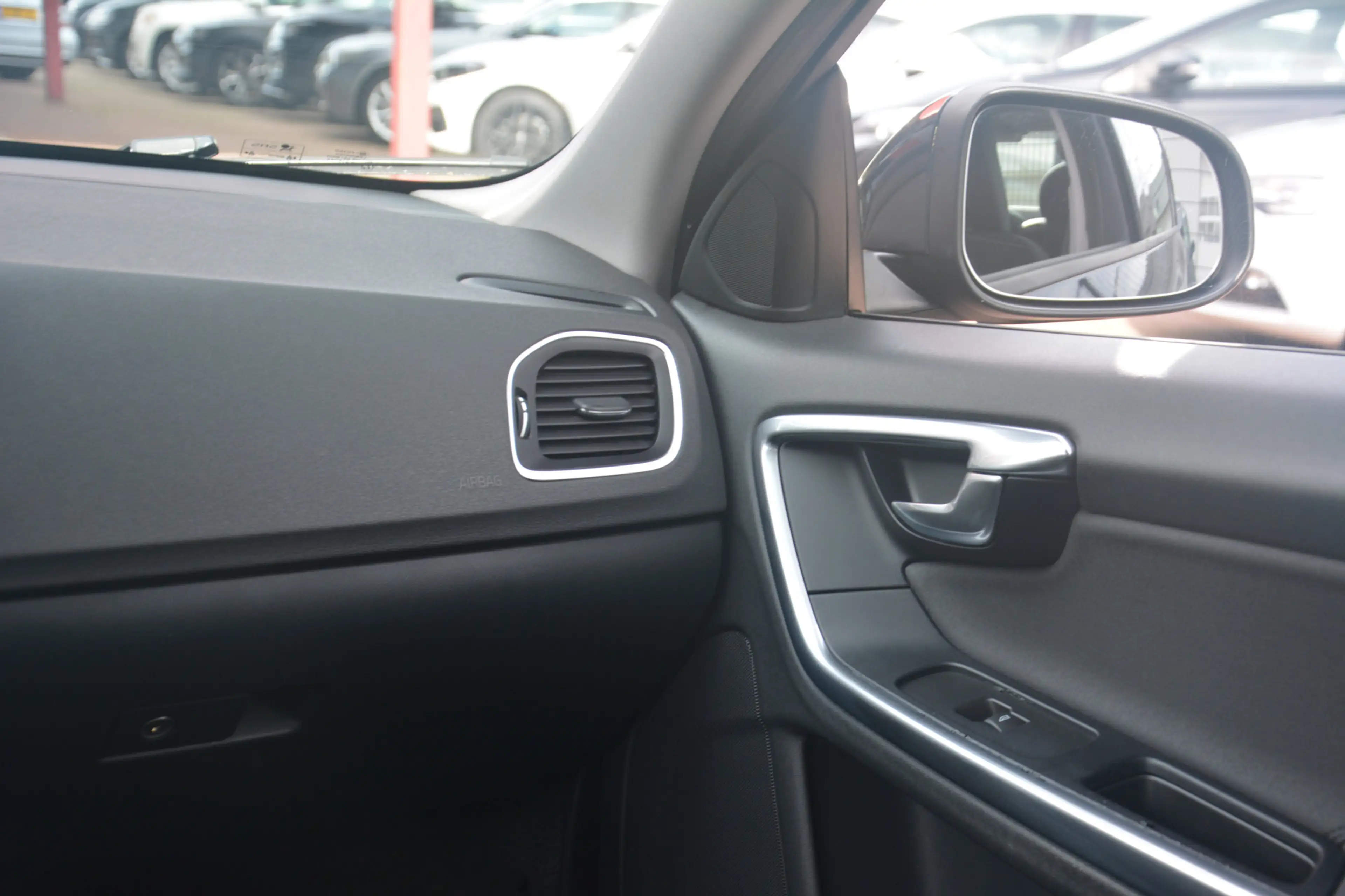 Volvo S60 2.0T Intro Edition | Airco | Navigatie | Cruise-co — photo 24