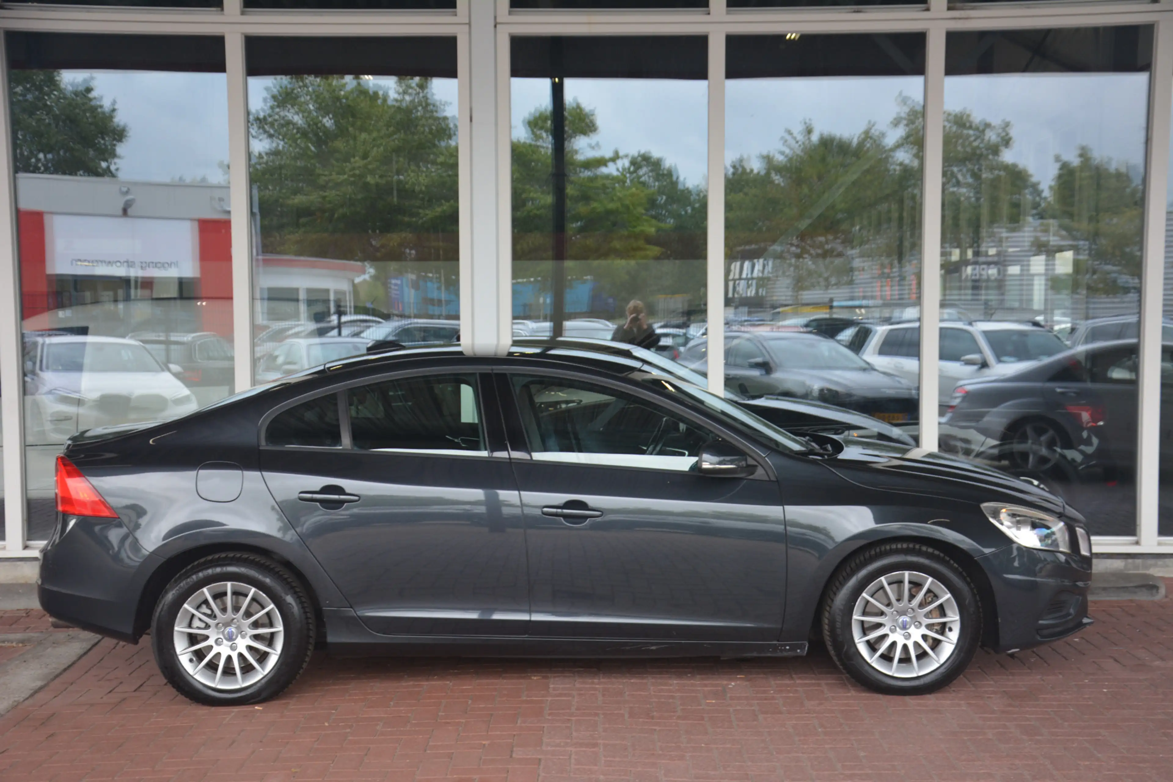 Volvo S60 2.0T Intro Edition | Airco | Navigatie | Cruise-co — photo 25