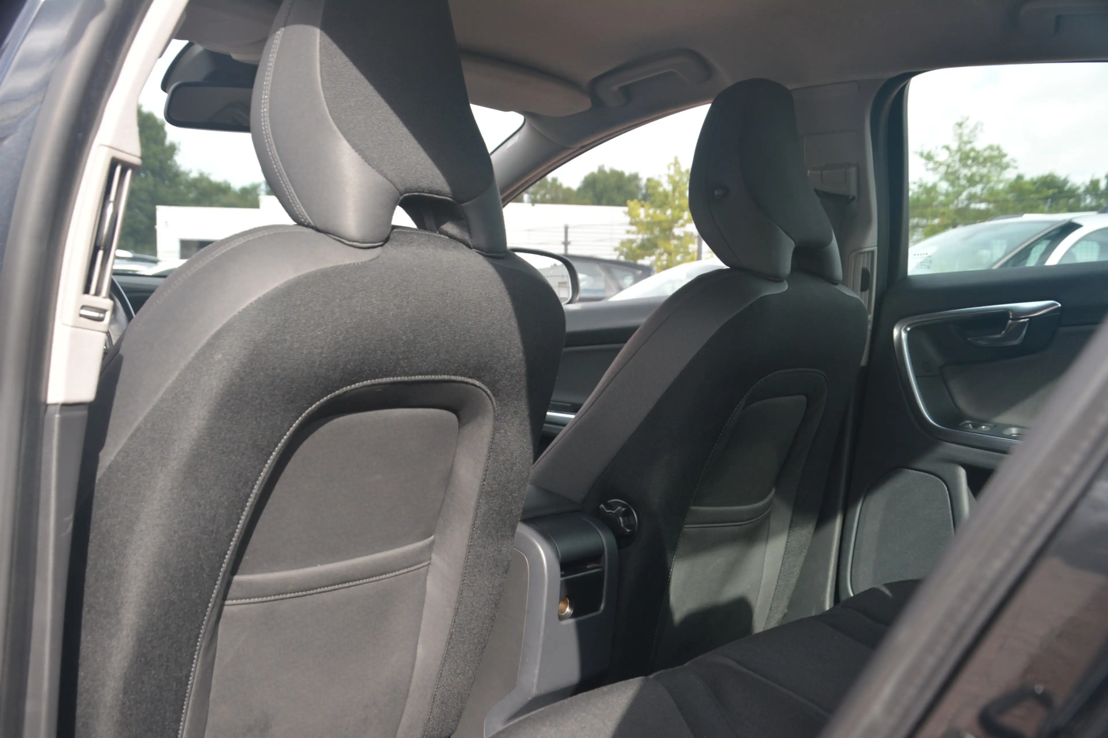 Volvo S60 2.0T Intro Edition | Airco | Navigatie | Cruise-co — photo 6