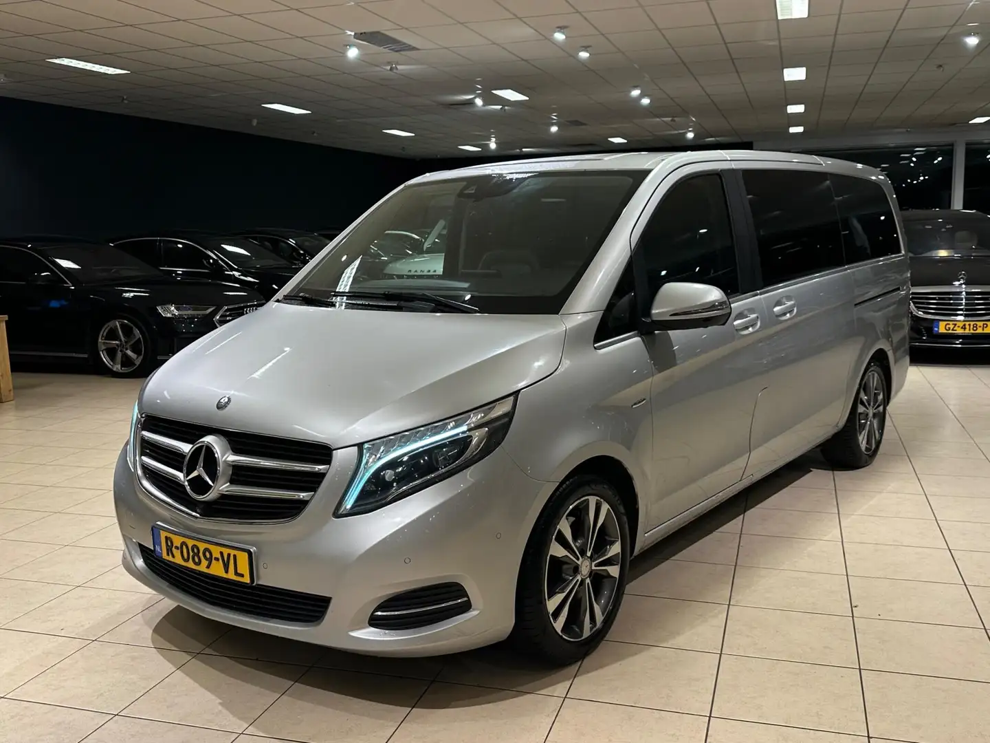 Mercedes-Benz V V250d LANG Avantgarde|7-p.|Trekhaak|Burmester|360- Grau - 2
