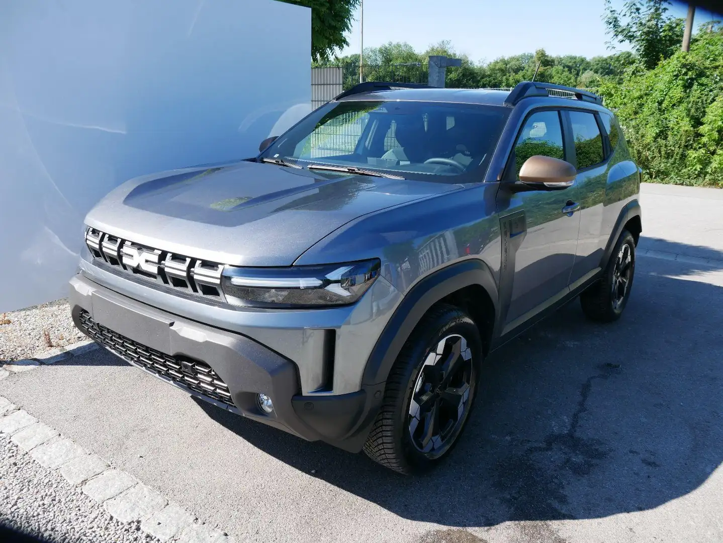 Dacia Duster Extreme TCe 130 4x4 Extreme*NAVI*360°Kamera*PDC... Grau - 1