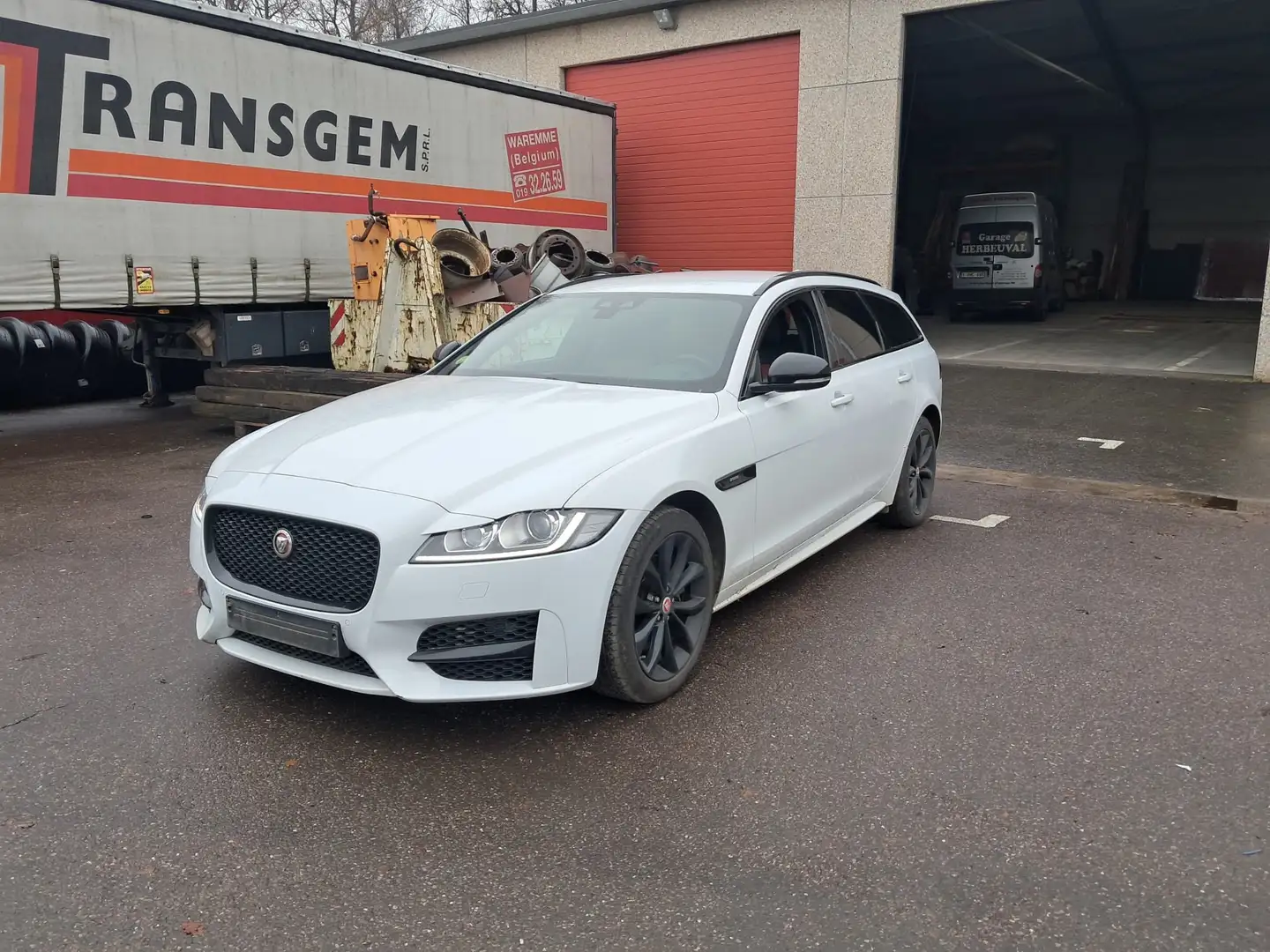 Jaguar XF Sportbrake 2.0 D R-Sport (EU6.2) - 1