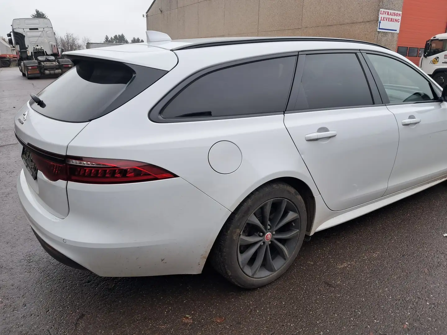 Jaguar XF Sportbrake 2.0 D R-Sport (EU6.2) - 2