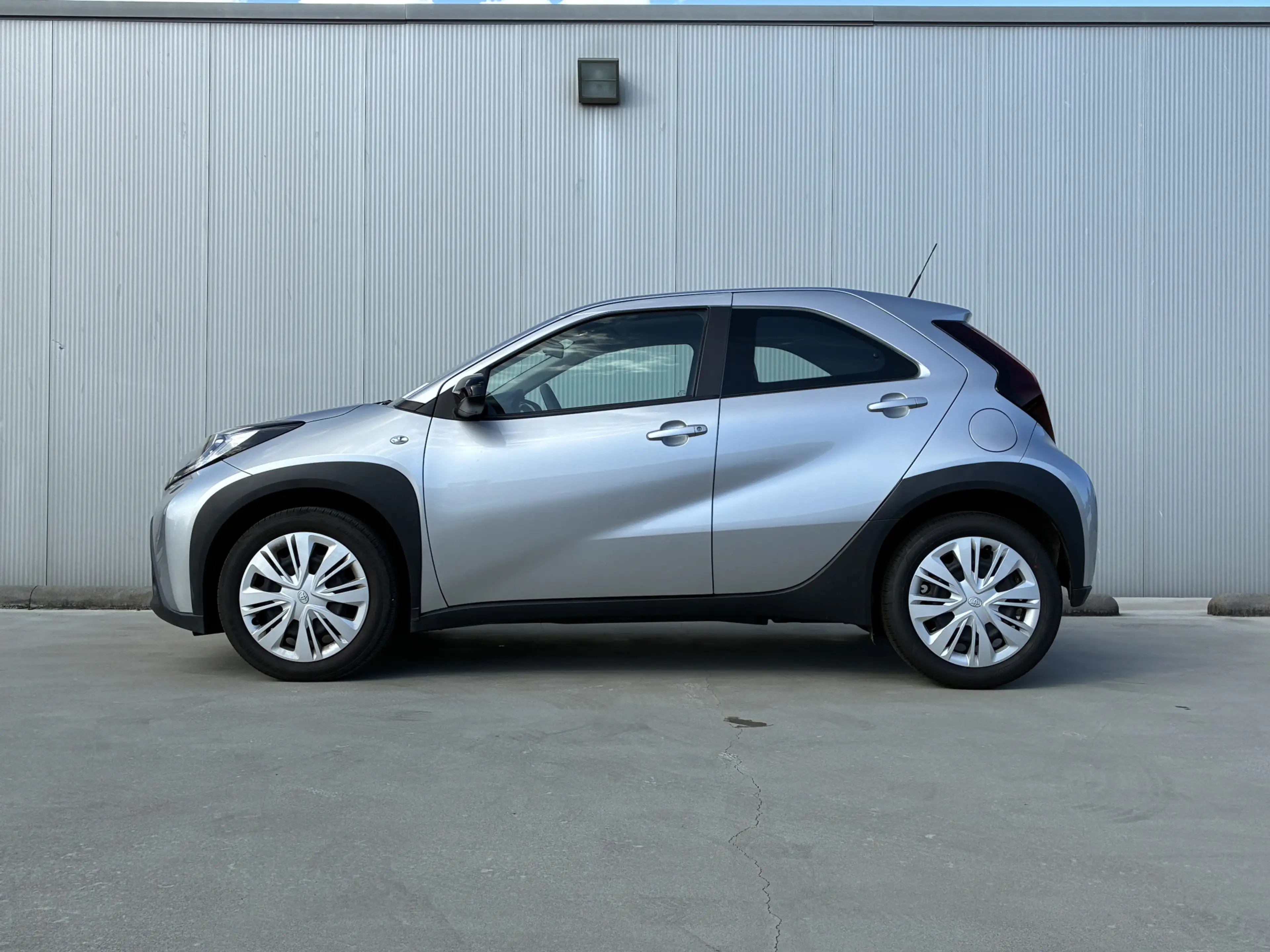 Toyota Aygo X 1.0 VVT-i S-CVT Play | Automaat — photo 2