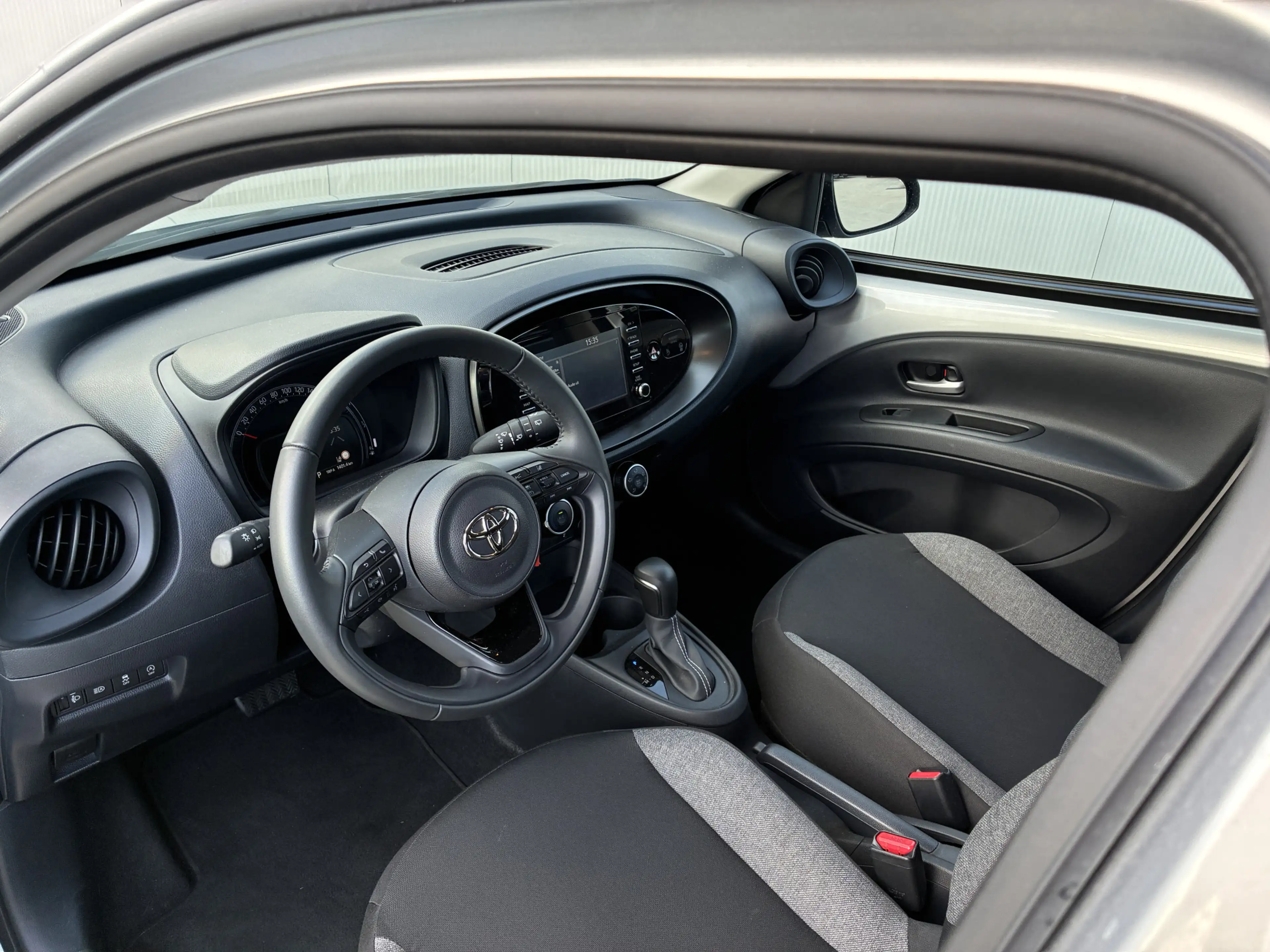 Toyota Aygo X 1.0 VVT-i S-CVT Play | Automaat — photo 7