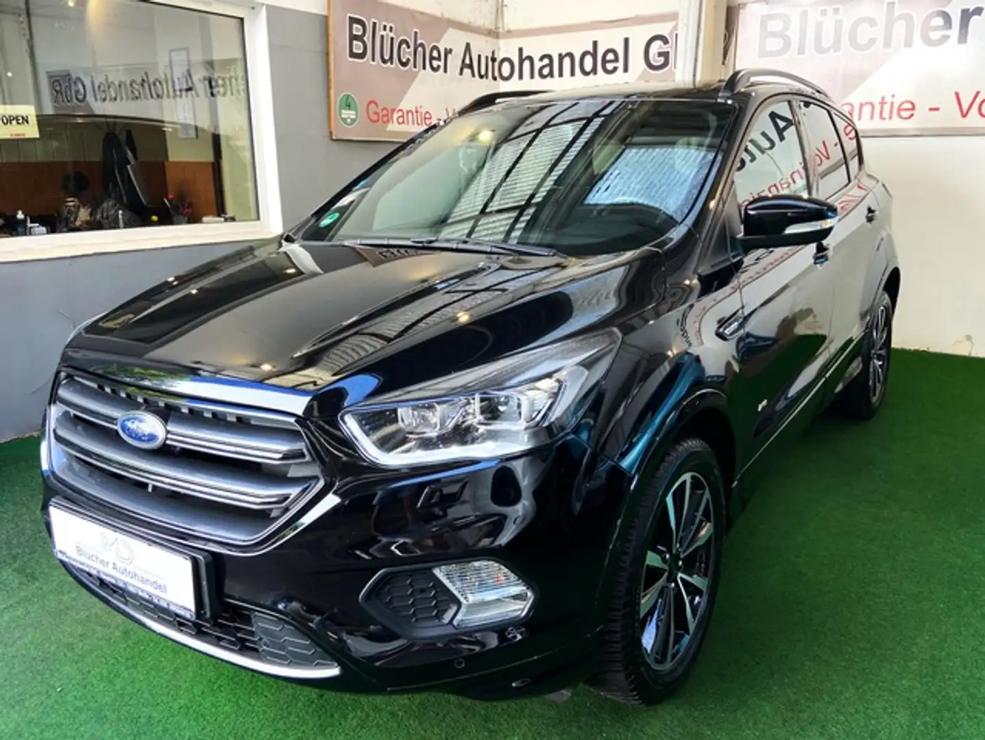 Ford Kuga ST-Line  4WD Automatik Sonderedition Zwart - 1