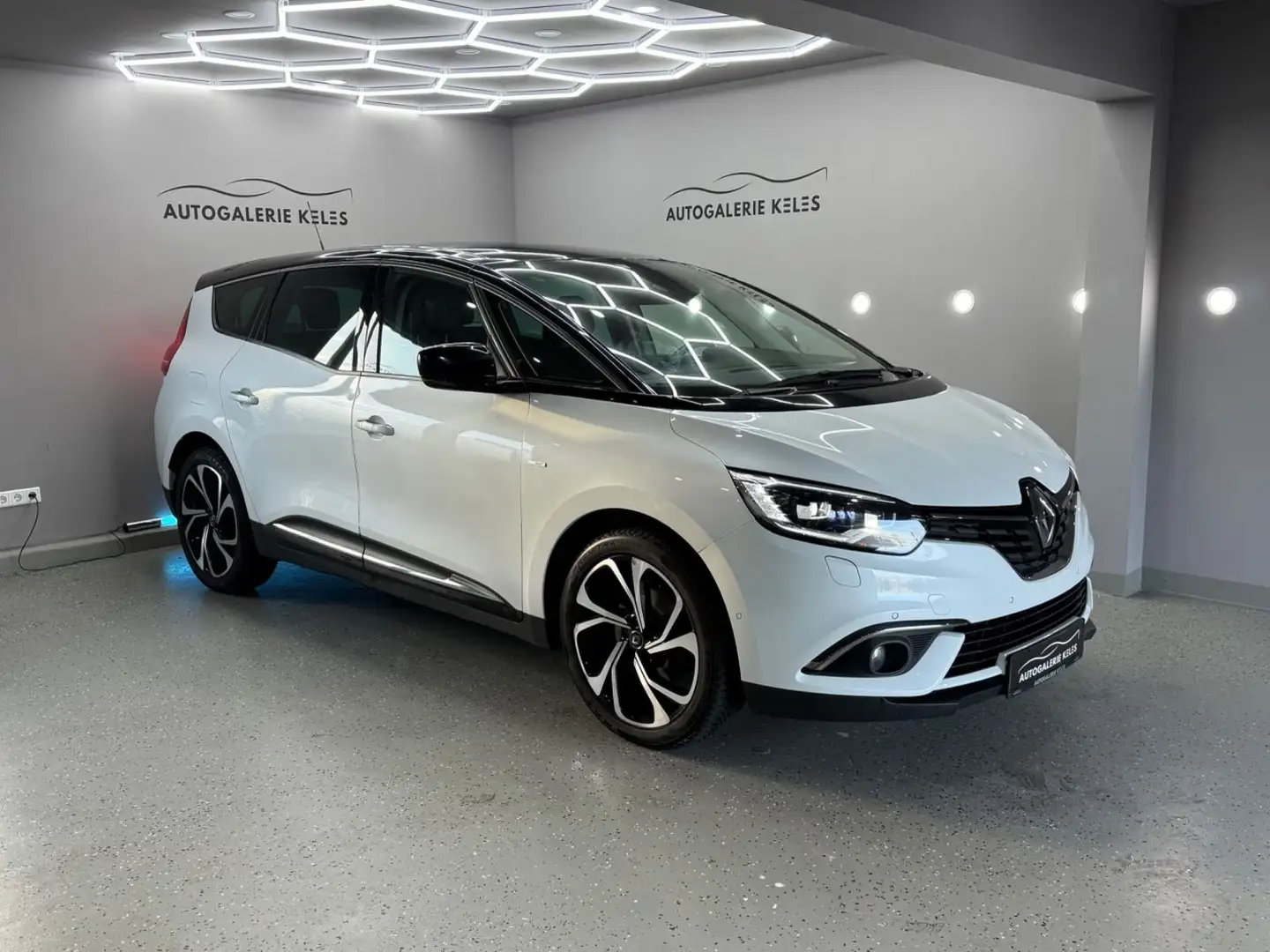 Renault Scenic Grand BOSE Edition 7-SITZ*KAM*KESSY*XEN Weiß - 1