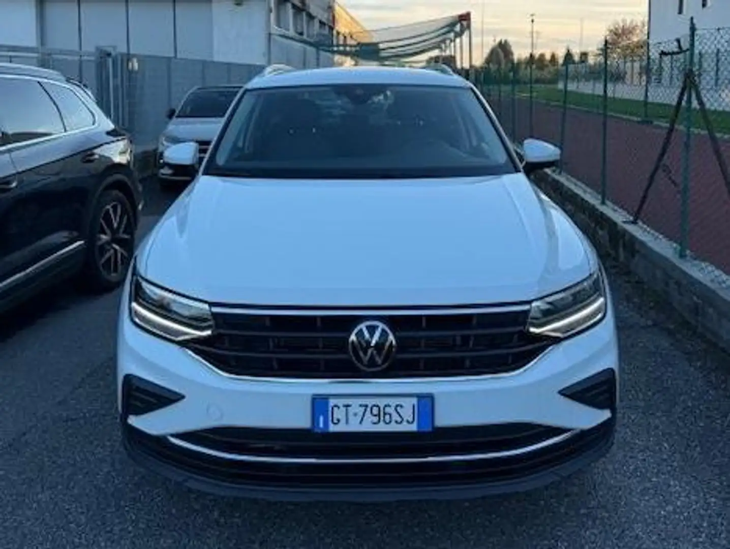 Volkswagen Tiguan Tiguan II 2021 2.0 tdi Life 150cv dsg Bianco - 2
