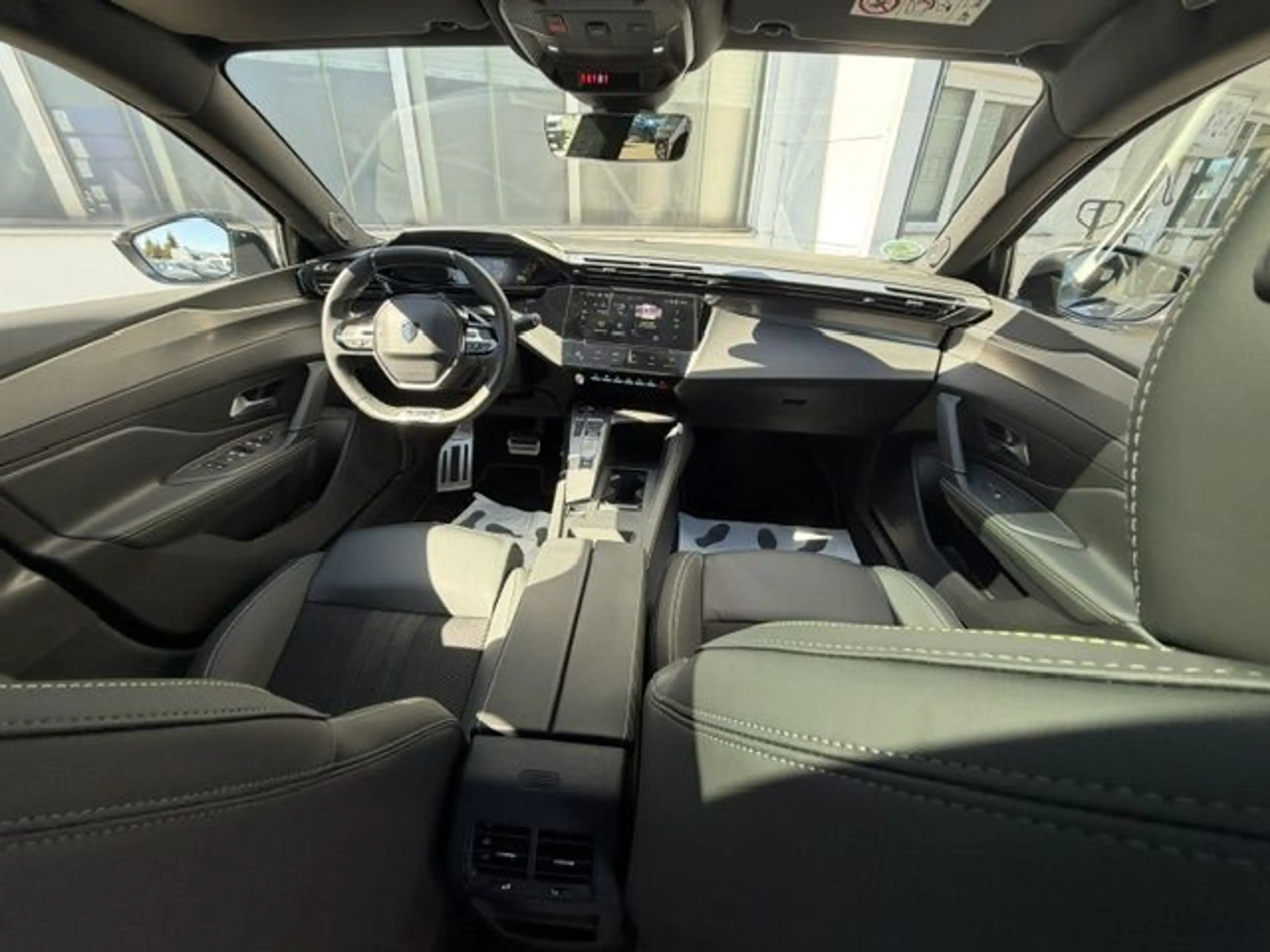 Peugeot 408 HYBRID 145 e-DSC6 GT (F) — photo 6