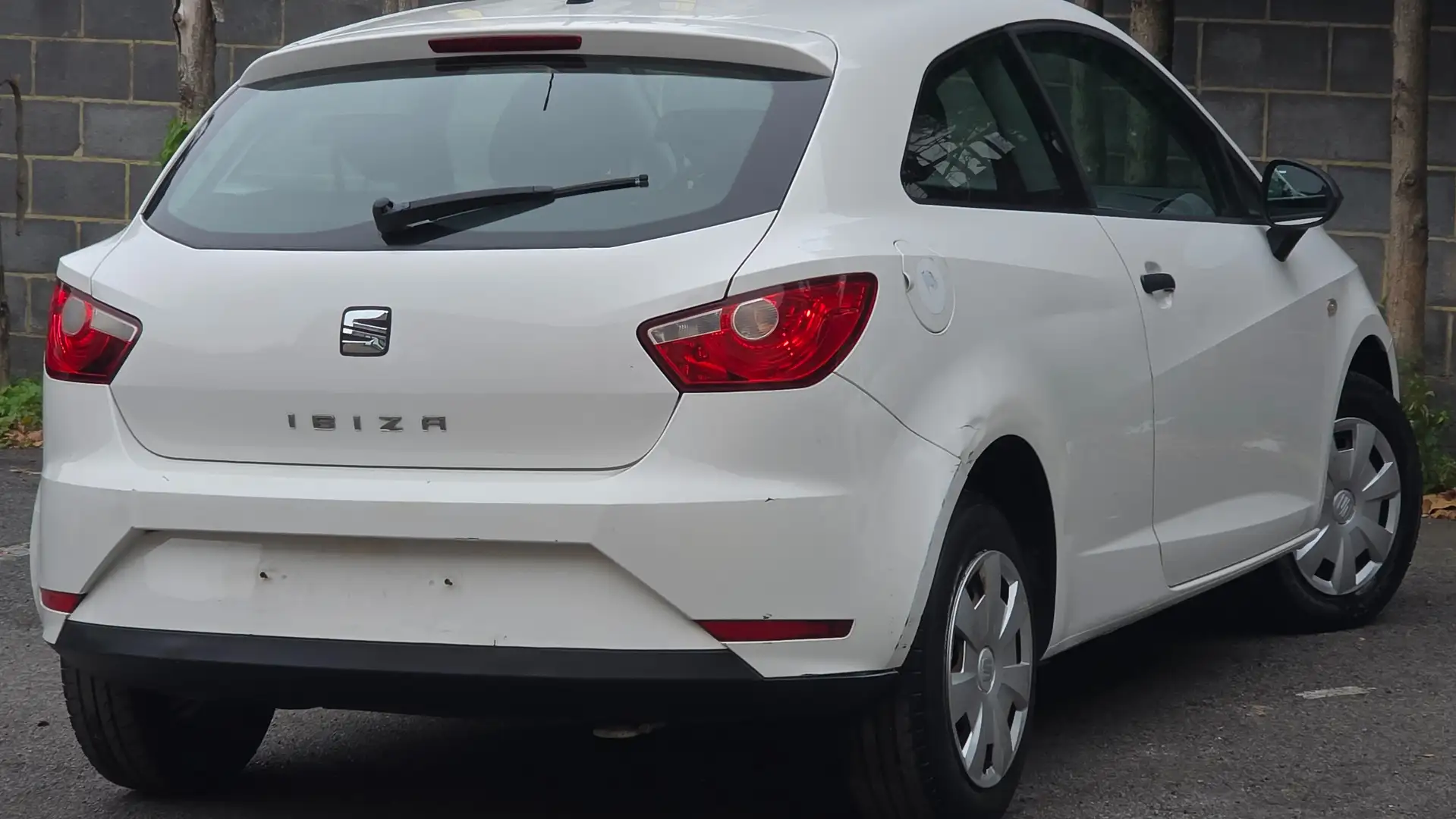 SEAT Ibiza Ibiza SC 1.2i I-TECH / Dispo de Suite / Airco Blanc - 2