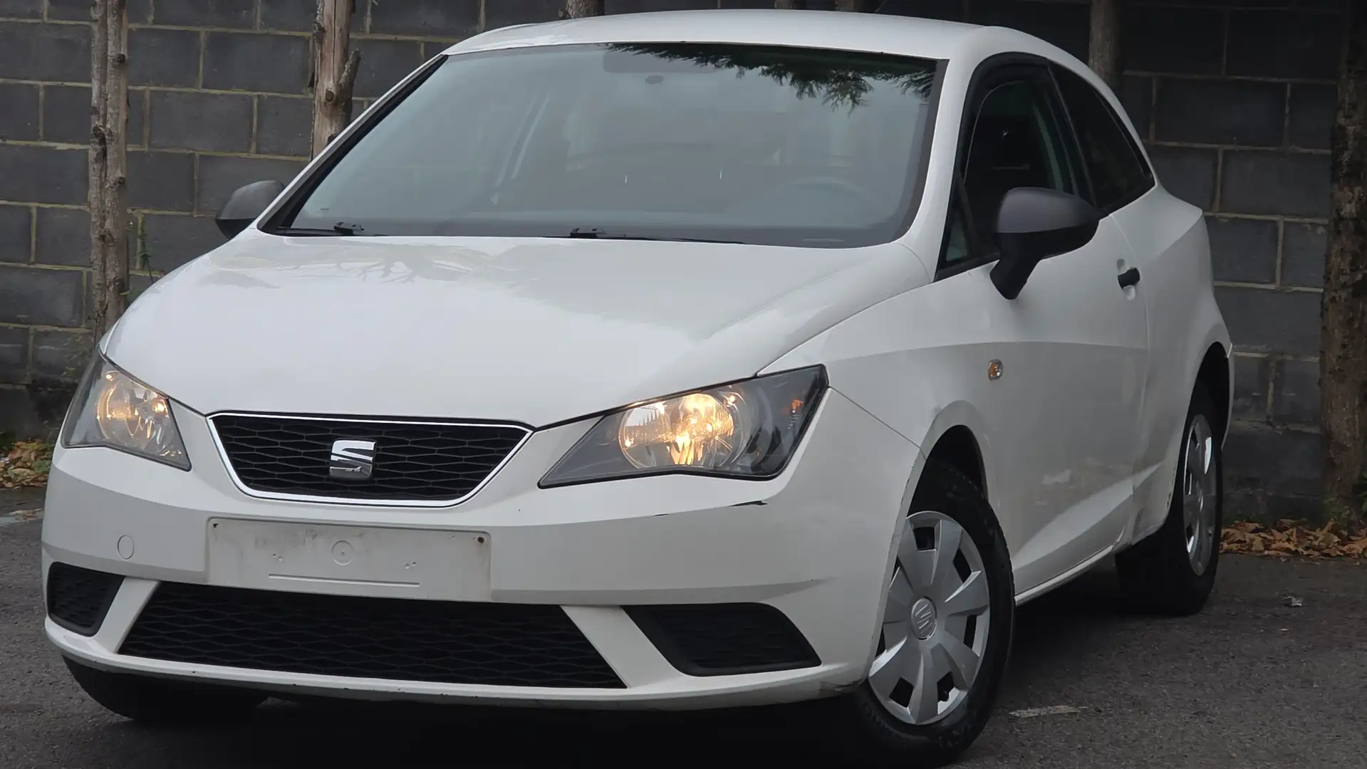 SEAT Ibiza Ibiza SC 1.2i I-TECH / Dispo de Suite / Airco Blanc - 1