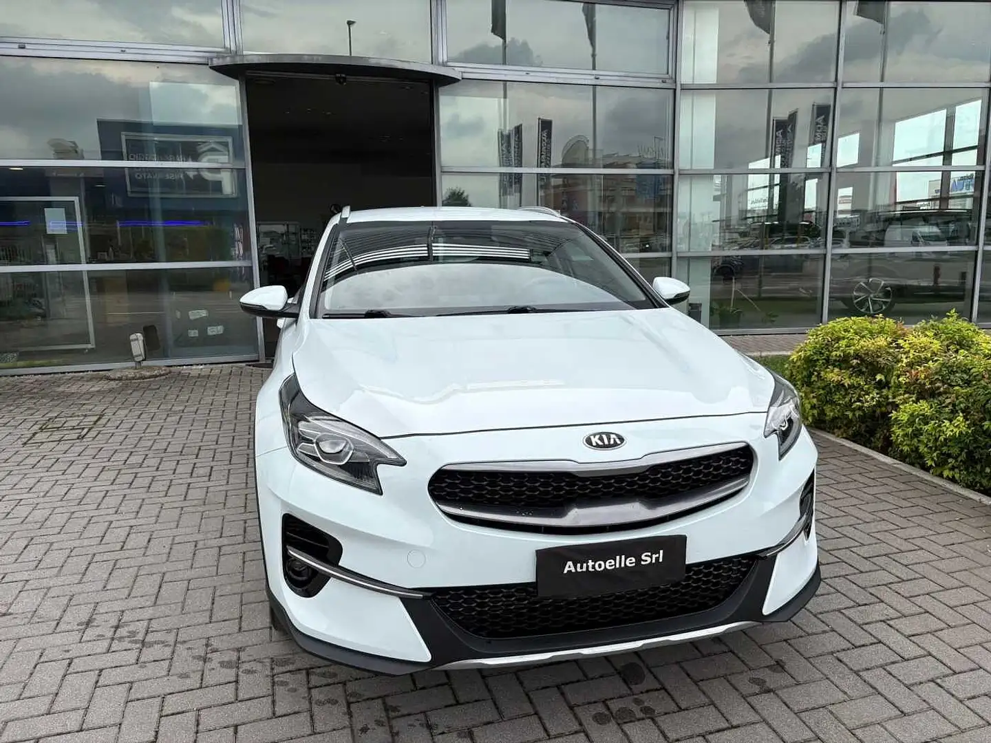 Kia XCeed 1.0 T-GDi Style NEOPATENTATI Bianco - 2