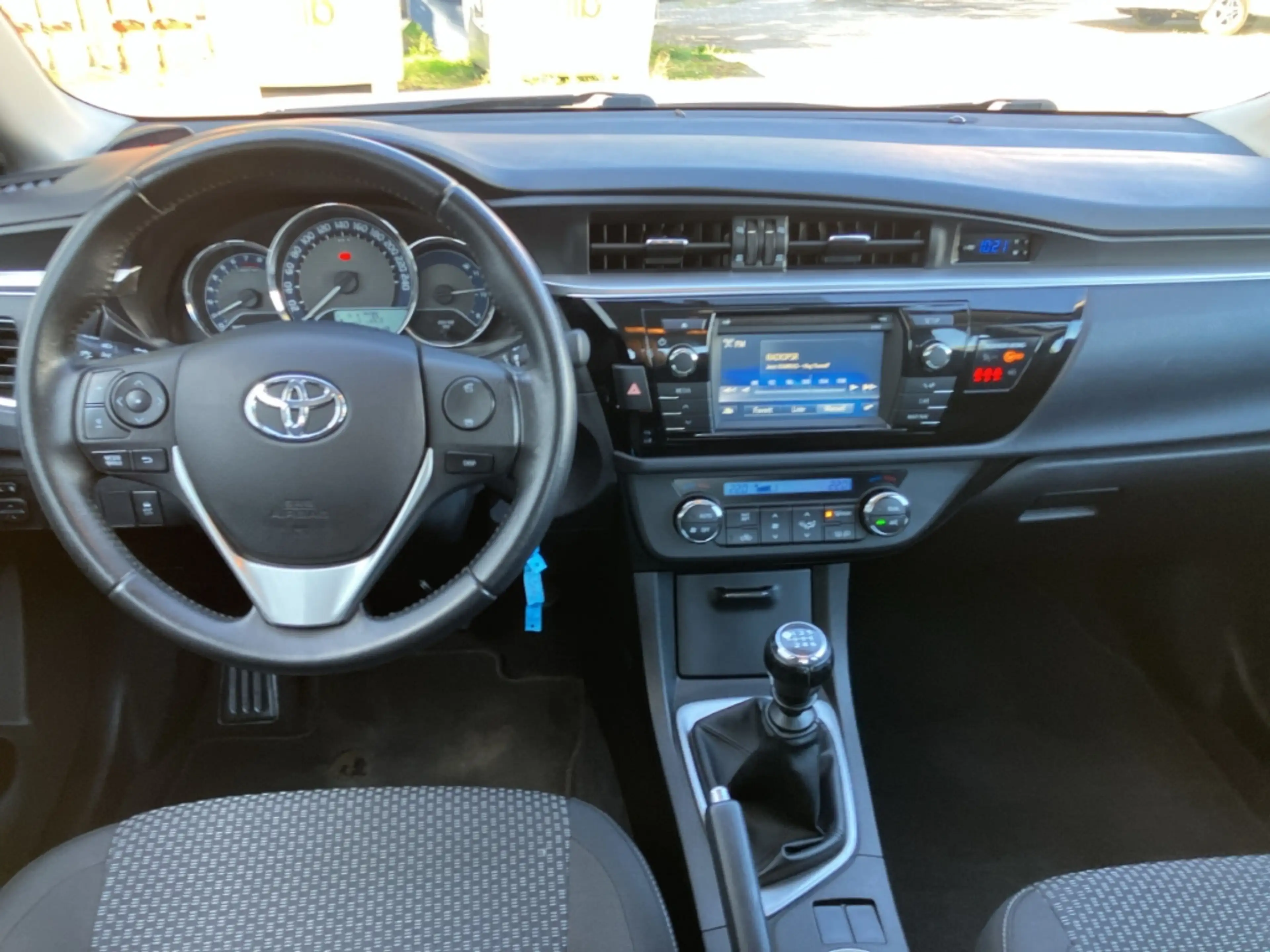 Toyota Corolla Life KLIMA+PDC+KAMERA+GJR+ABS+ESP — photo 14