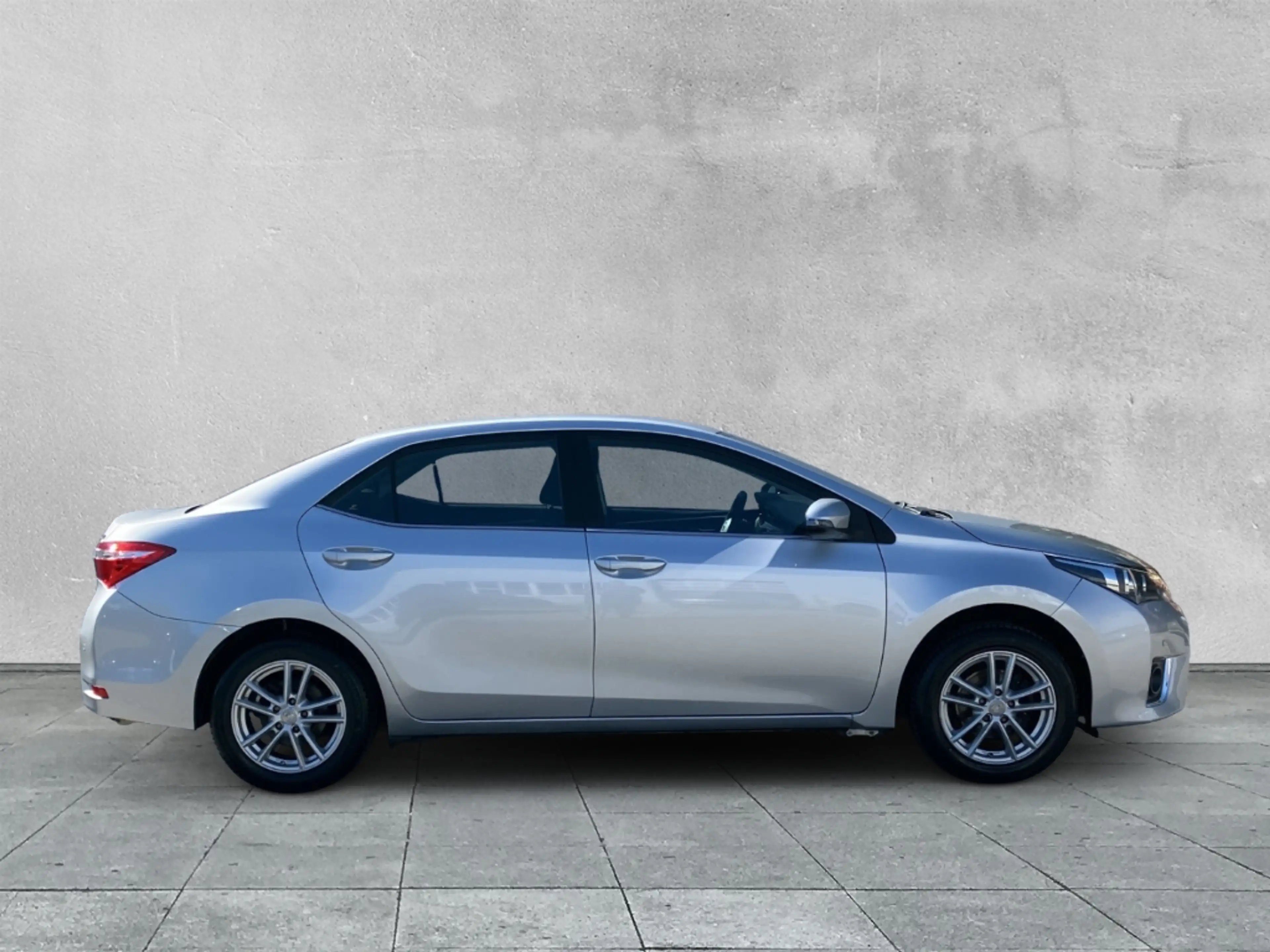 Toyota Corolla Life KLIMA+PDC+KAMERA+GJR+ABS+ESP — photo 6