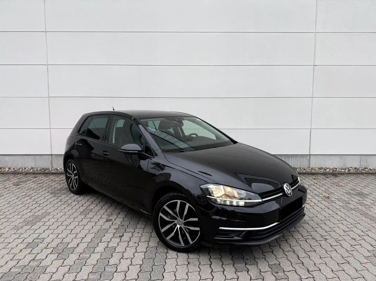Volkswagen Golf VII *ACC*Assistenz-Paket*AppleCarplay*Navi* Schwarz - 2