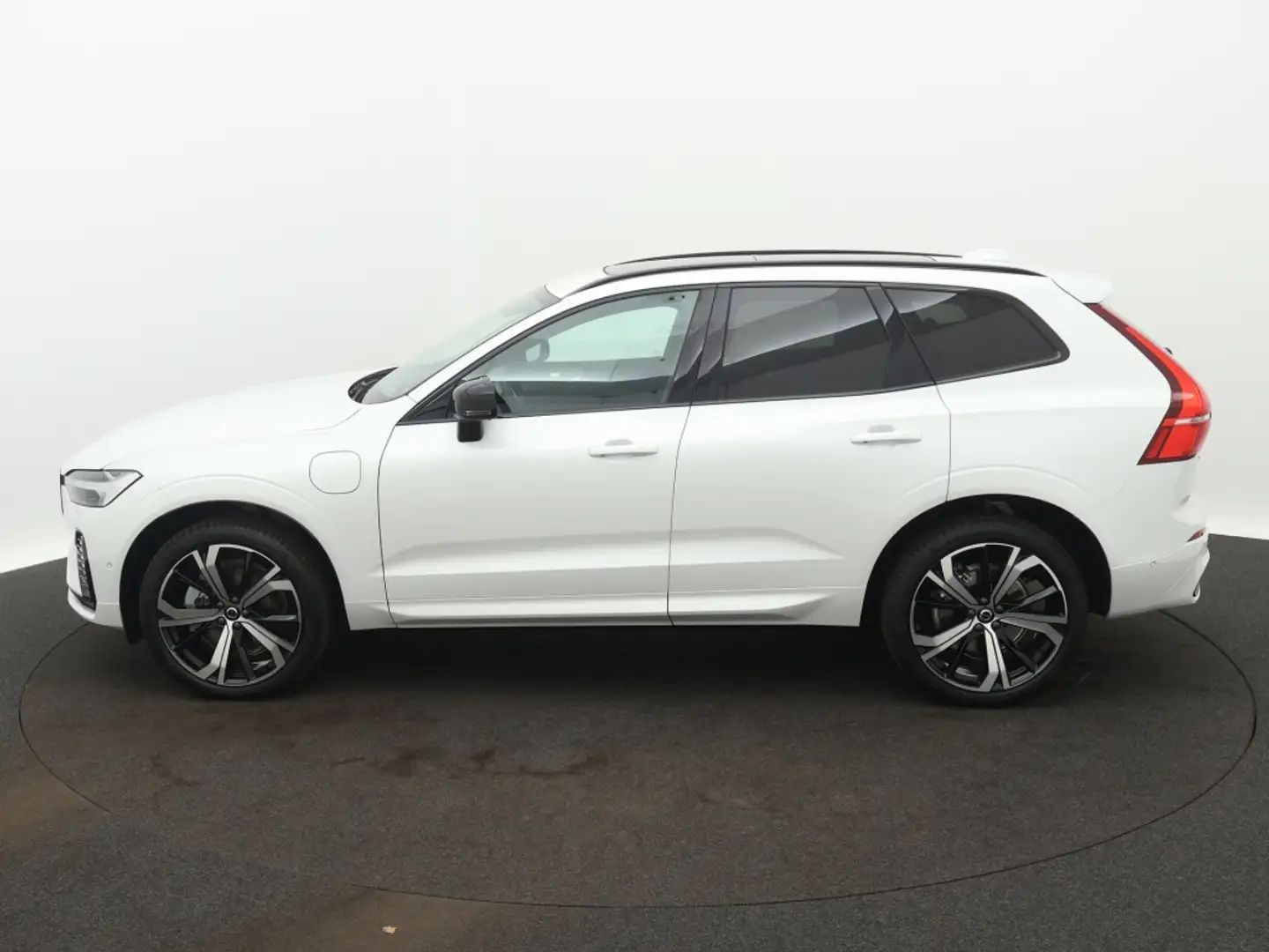 Volvo XC60 T6 AWD Ultimate Dark | 21" Velgen | Trekhaak | Nap Bianco - 2