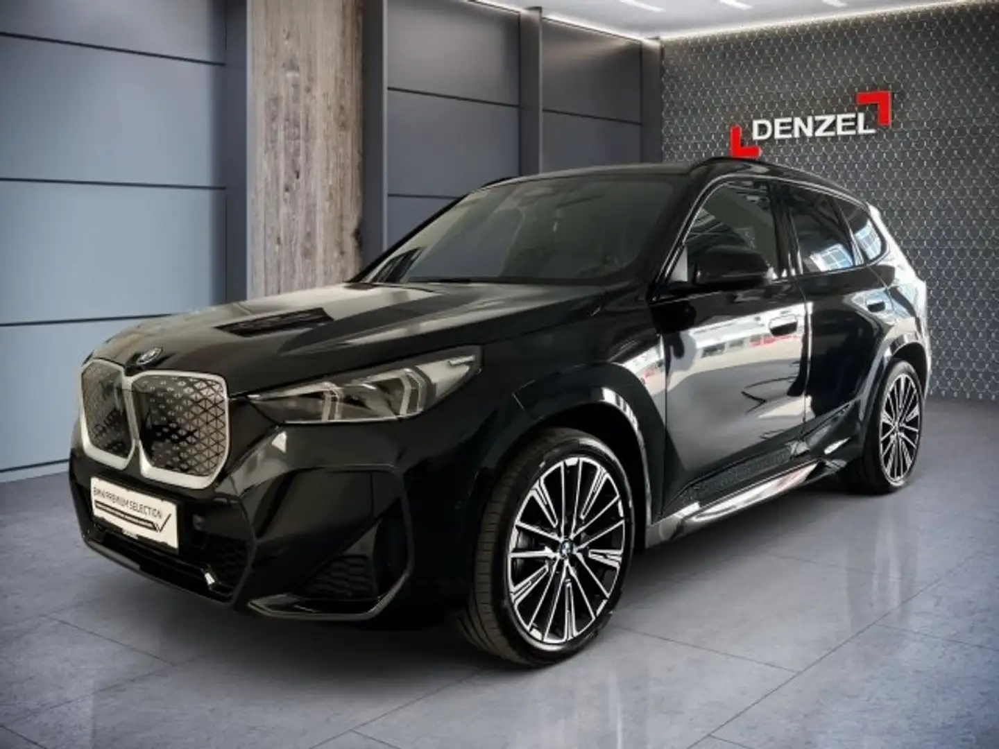 BMW iX1 eDrive20 U11 HB0 Schwarz - 1