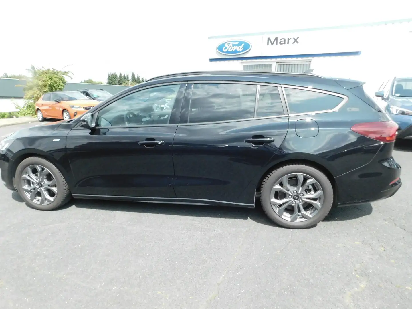 Ford Focus Turnier ST-Line Schwarz - 2