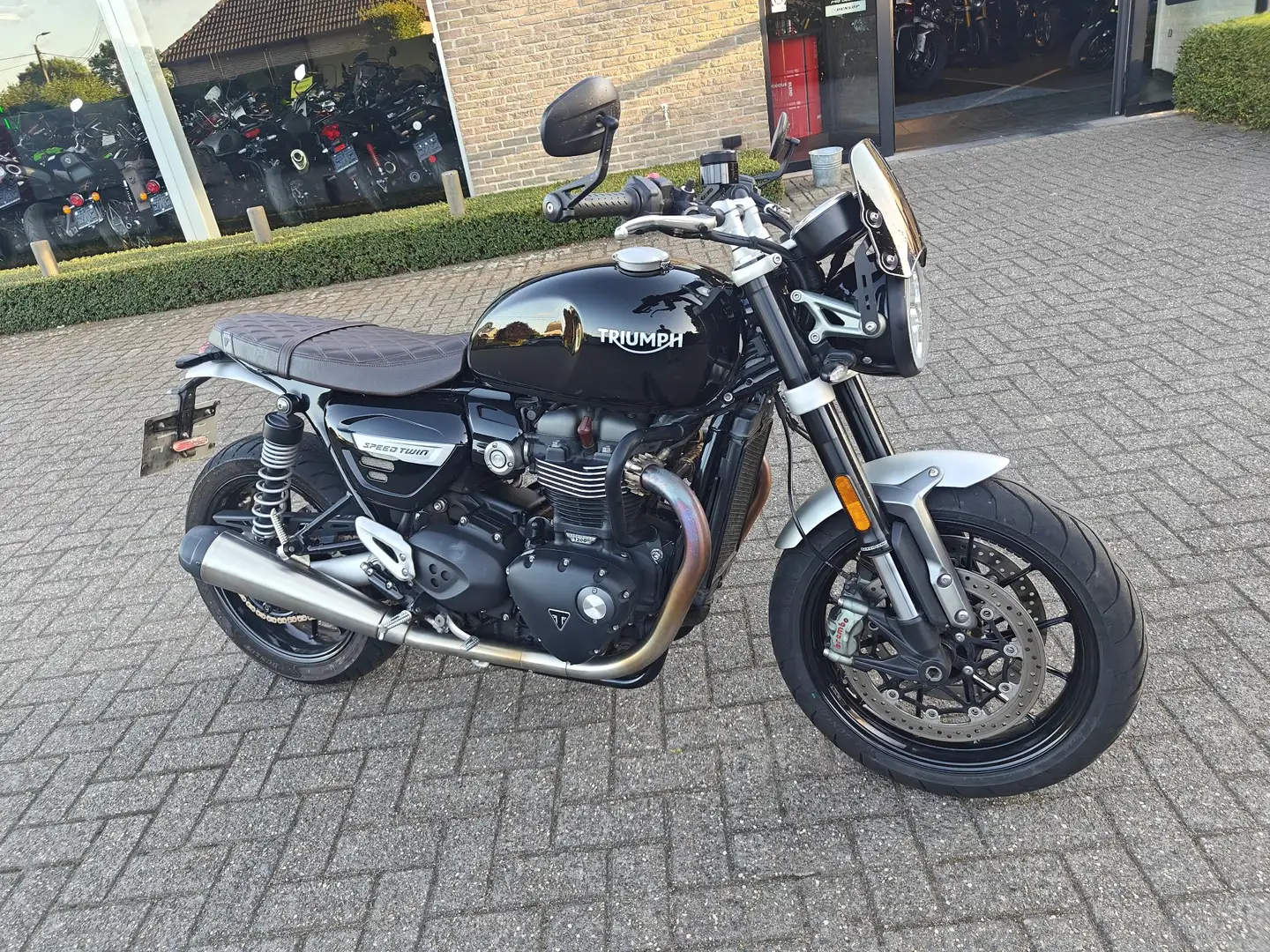Triumph Speed Twin 1200 Noir - 1
