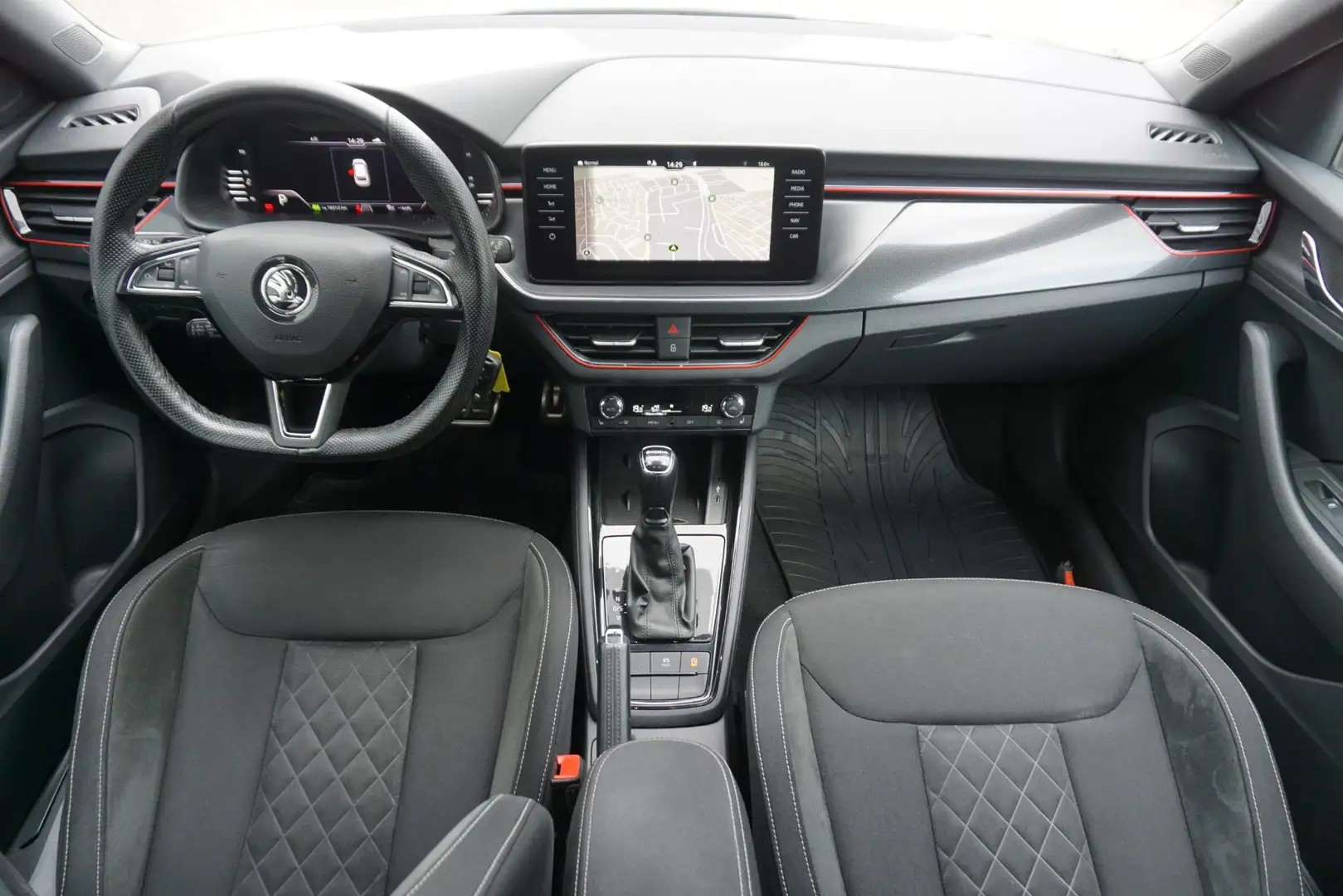 Skoda Scala 1.5 TSI 150pk Sport Business/Virtual Cockpit/ Trek Gris - 2