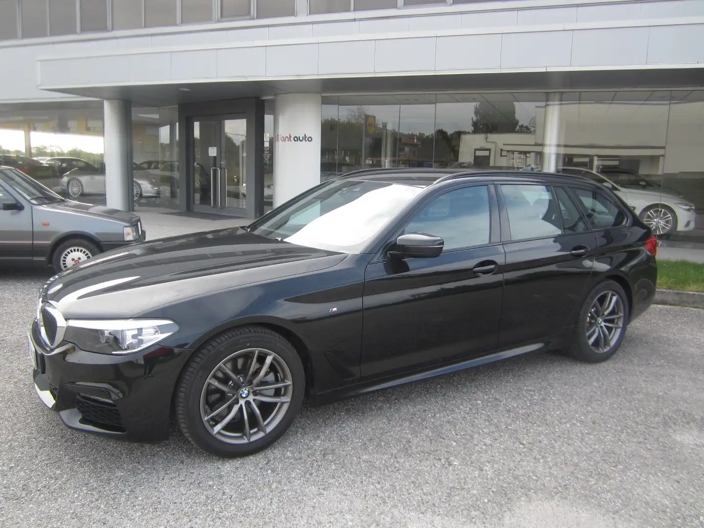 BMW 520 520d Touring xdrive M-Sport auto Negro - 1