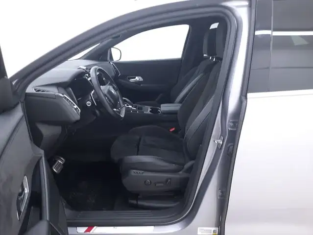 DS Automobiles DS 7 Crossback view 10