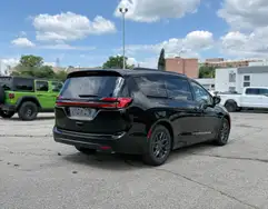 Chrysler Pacifica 2027