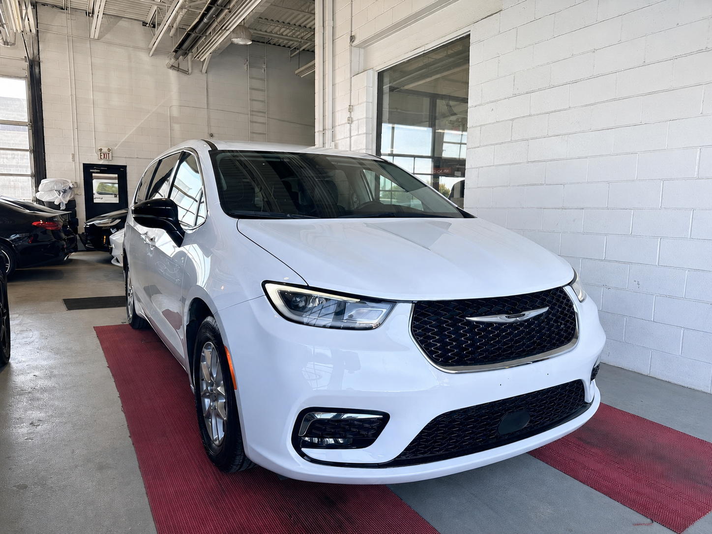 2024 Chrysler Pacifica Touring-L | CLEAN CARFAX | 7 PASSENGER | LEATHER |