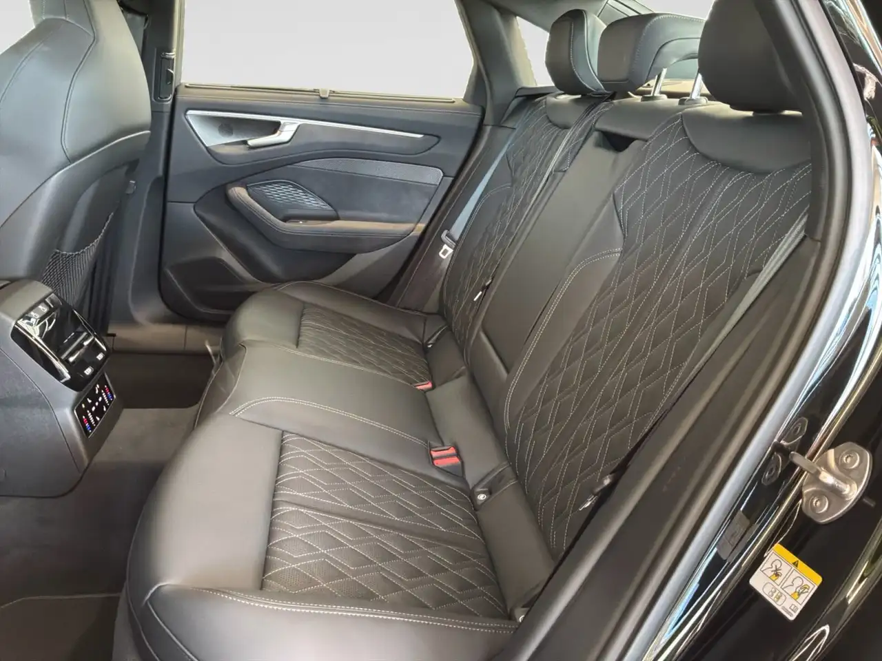 Audi A6 снимка Audi A6
