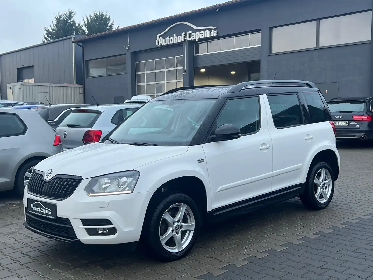 Skoda Yeti Yeti Monte Carlo/Steuerkette Neu/SHZ/AHK/Xenon/PDC Weiß - 1