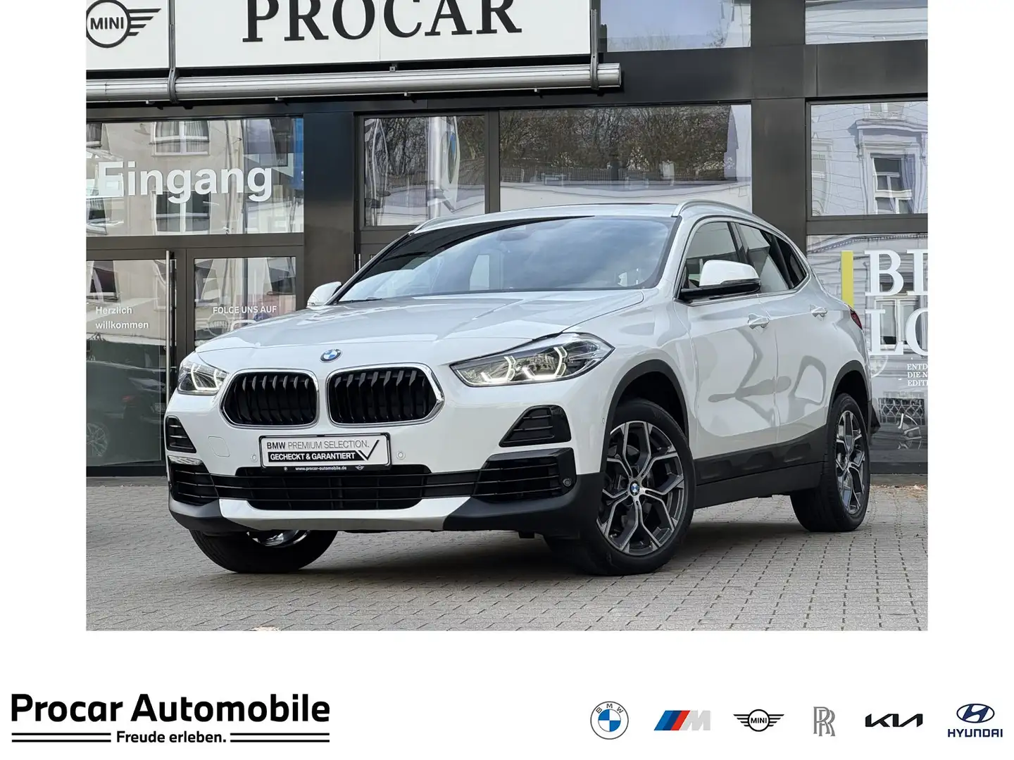 BMW X2 sDrive20i LED Aut. Pano Navi PA PDC Shz DAB Weiß - 1